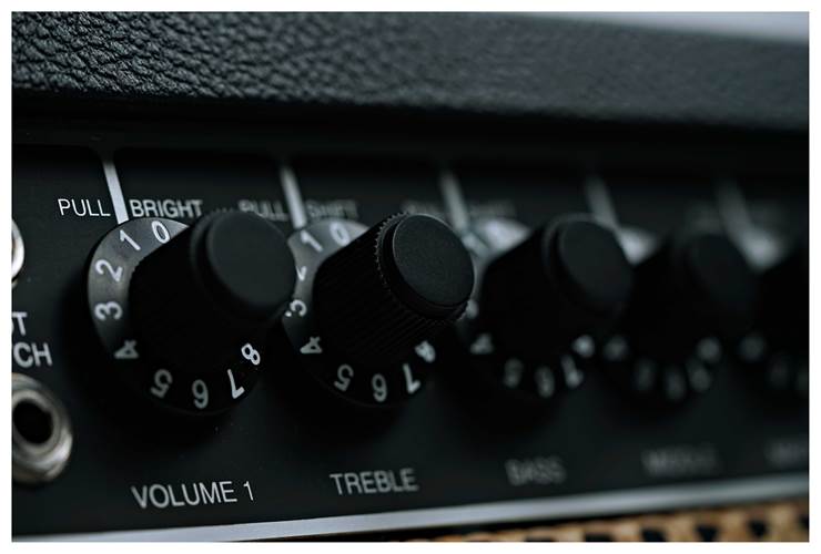 Mesa Boogie Mark IIC+ HRG Valve Amp Head Black Wicker Mesa Boogie Mark IIC+ HRG Valve Amp Head Black Wicker