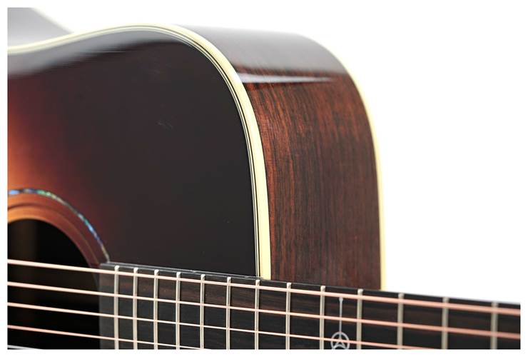 Alvarez Yairi DYM70 Sunburst Dreadnought Alvarez Yairi DYM70 Sunburst Dreadnought