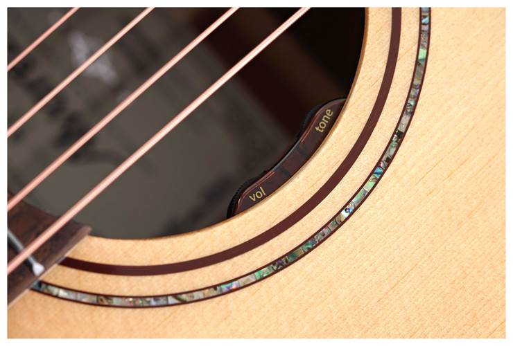 Alvarez Masterworks MG60ce Natural Grand Auditorium Alvarez Masterworks MG60ce Natural Grand Auditorium