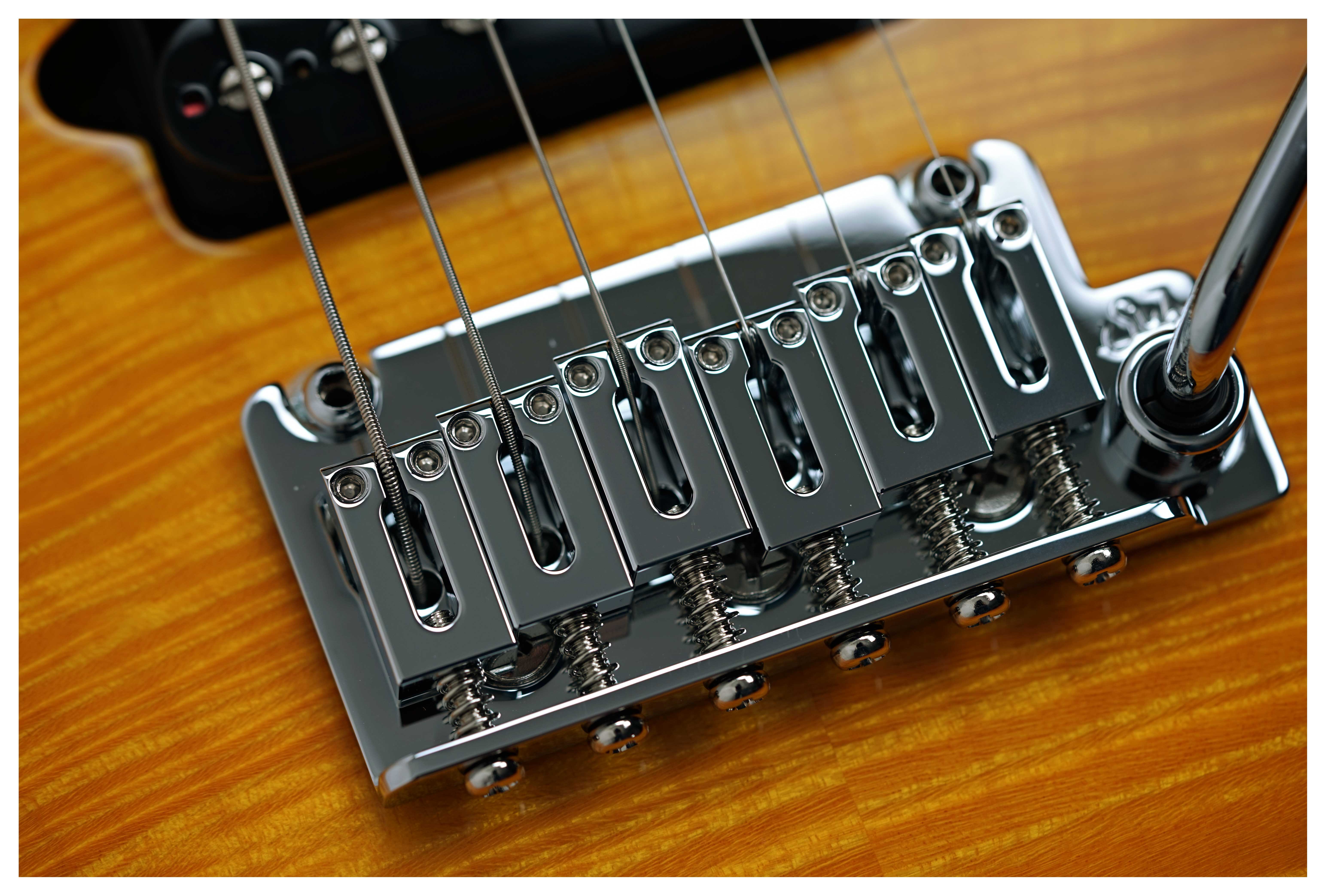 Suhr guitarguitar Dealer Select Modern Plus Suhr Burst Pau Ferro Fingerboard #91995