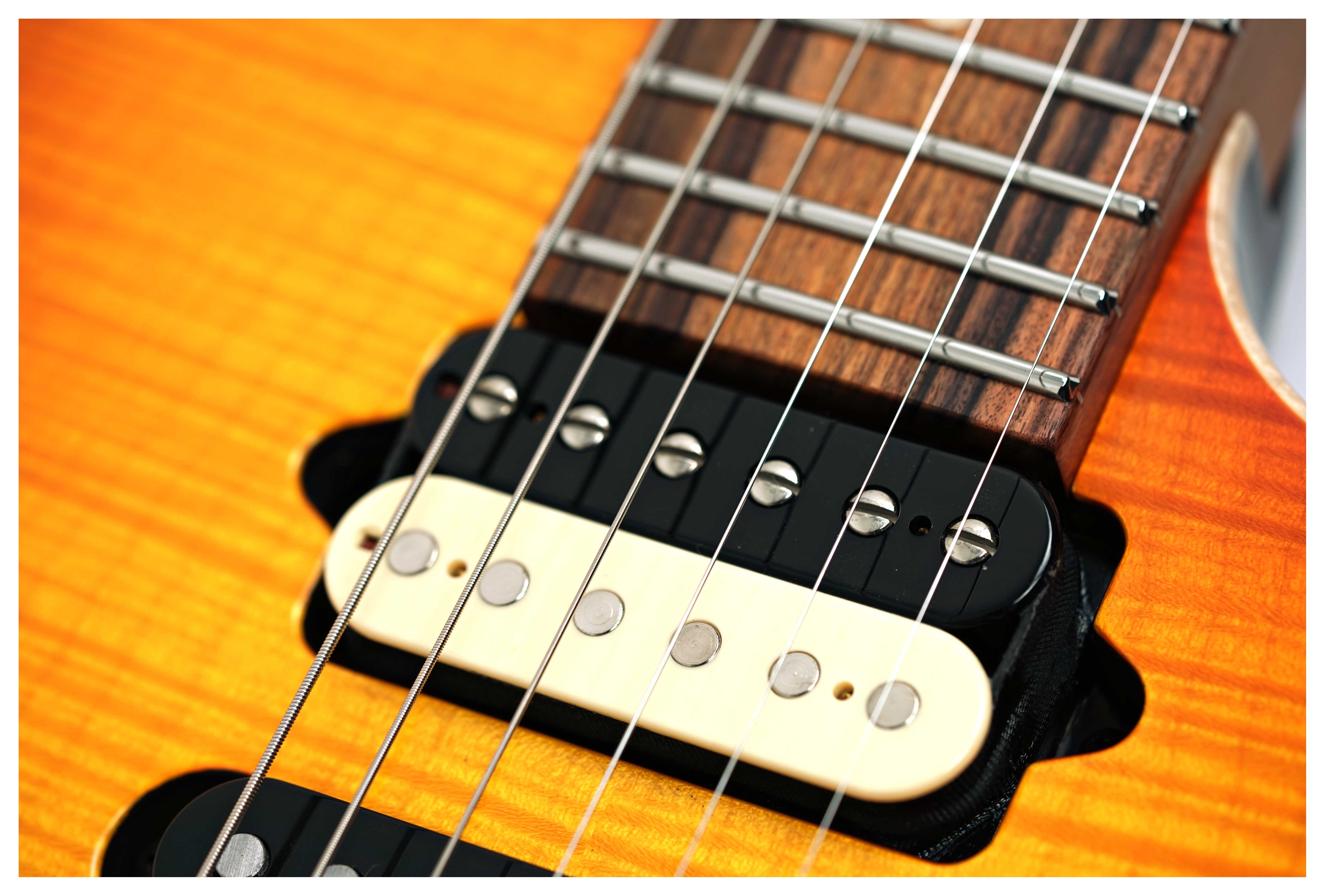 Suhr guitarguitar Dealer Select Modern Plus Suhr Burst Pau Ferro Fingerboard #91995