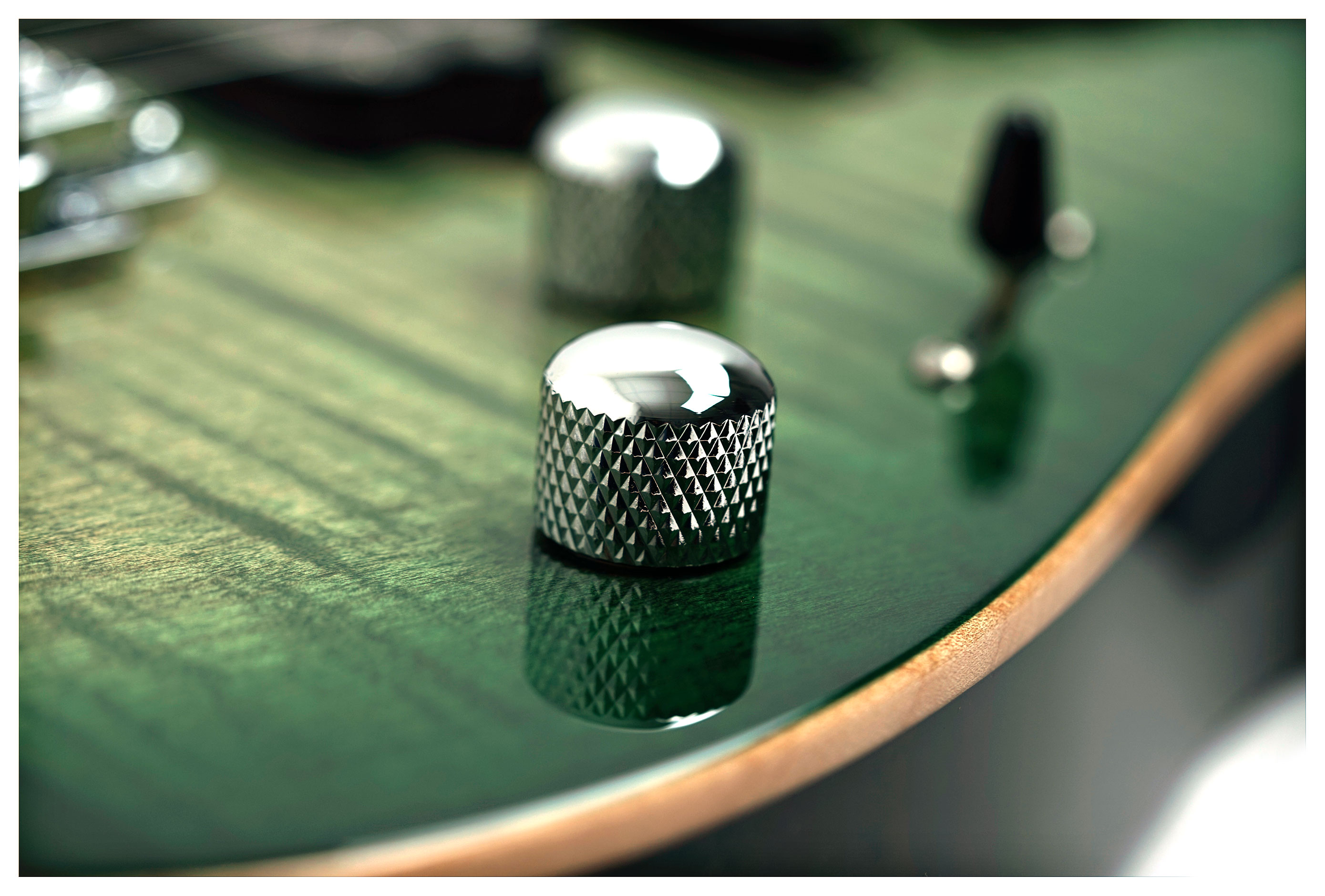 Suhr Modern Plus Trans Green Burst Maple Fingerboard guitarguitar Dealer Select #92011