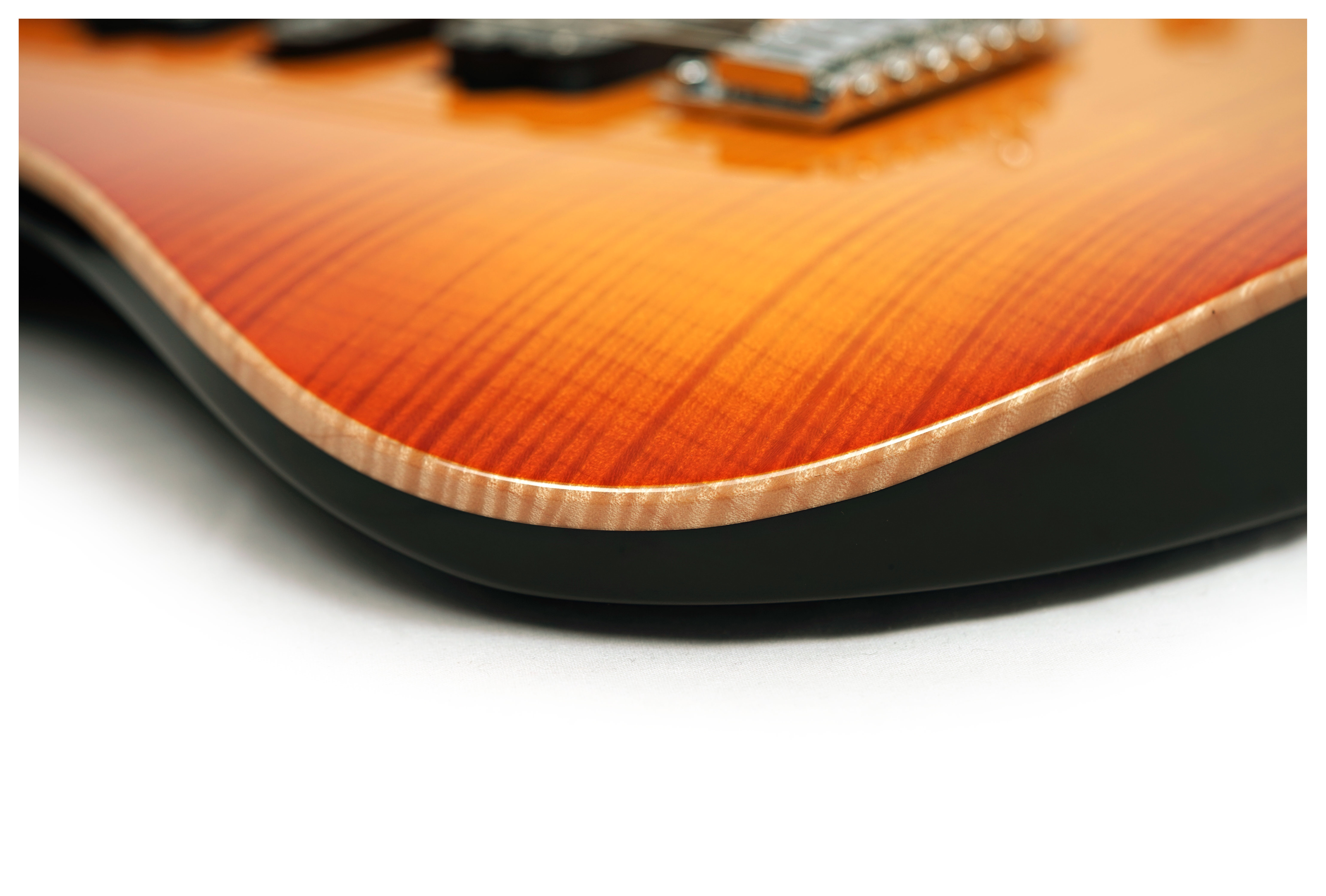 Suhr Modern Plus Suhr Burst Maple Fingerboard guitarguitar Select #91998