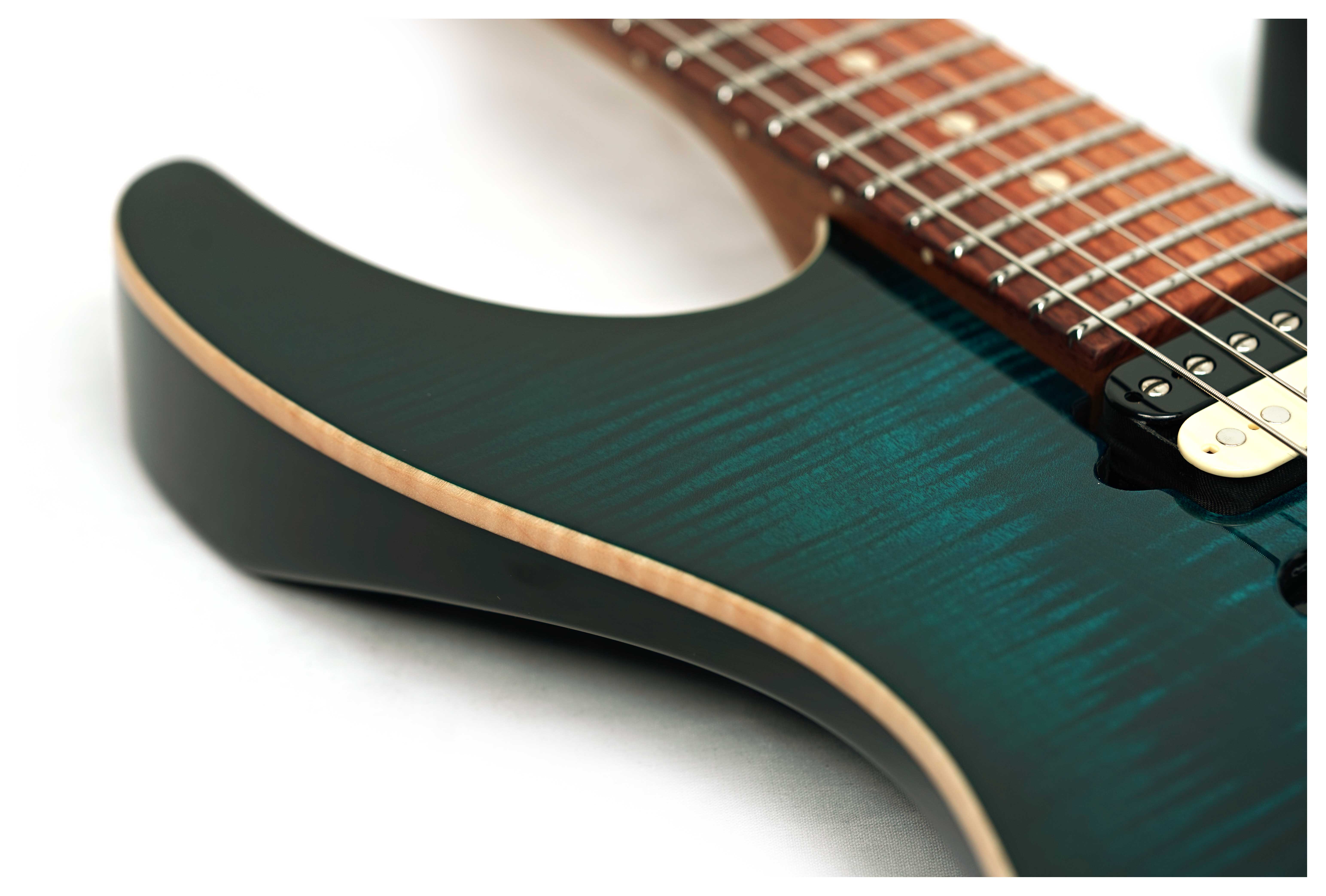 Suhr guitarguitar Dealer Select Modern Plus Trans Teal Burst Pau Ferro Fingerboard #92013