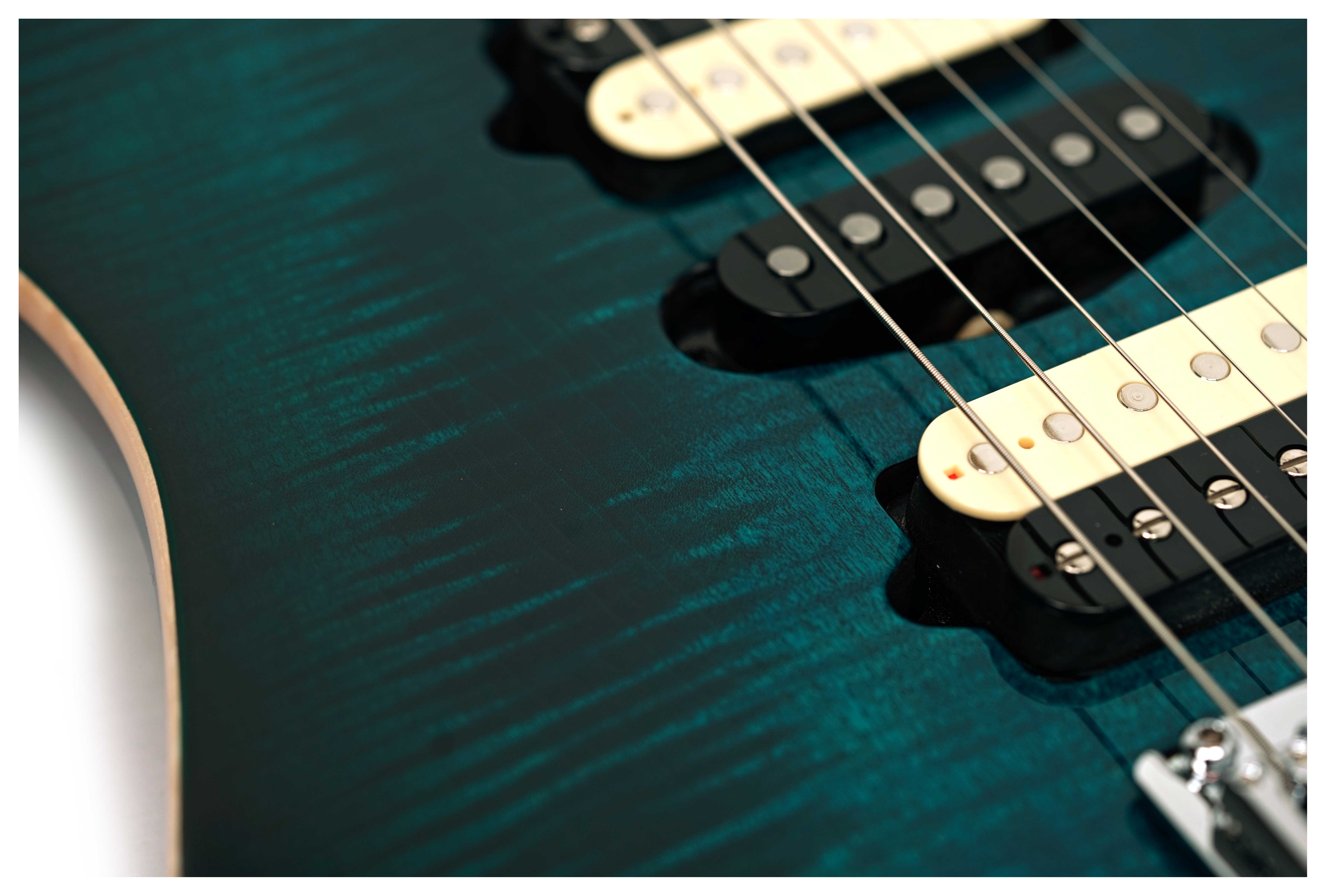 Suhr guitarguitar Dealer Select Modern Plus Trans Teal Burst Pau Ferro Fingerboard #92013