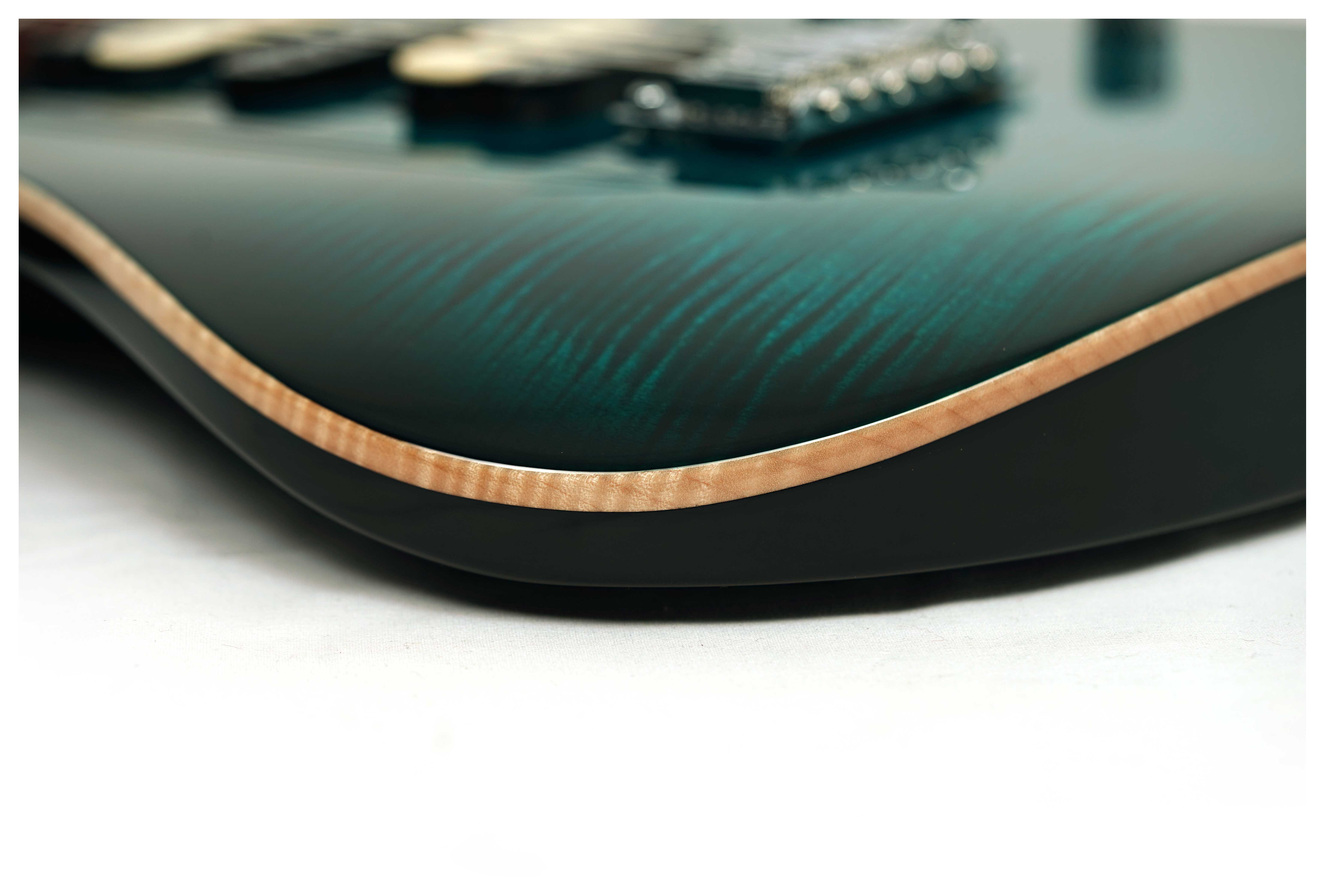 Suhr guitarguitar Dealer Select Modern Plus Trans Teal Burst Pau Ferro Fingerboard #92013