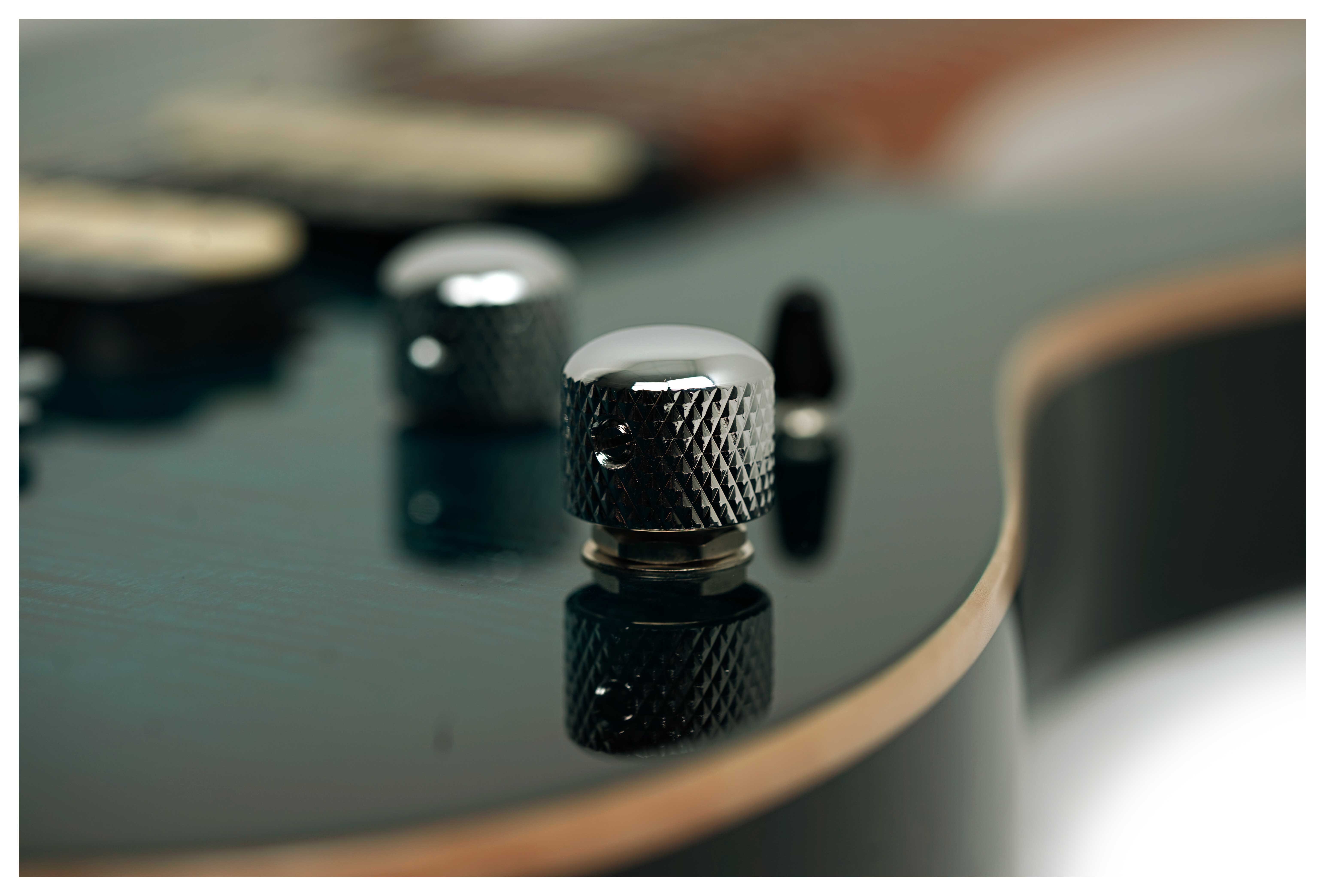 Suhr guitarguitar Dealer Select Modern Plus Trans Teal Burst Pau Ferro Fingerboard #92013