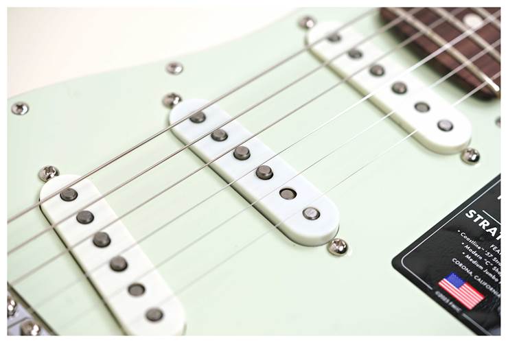 Fender guitarguitar Exclusive American Professional Classic Stratocaster Rosewood Fingerboard Olympic White Fender guitarguitar Exclusive American Professional Classic Stratocaster Rosewood Fingerboard Olympic White