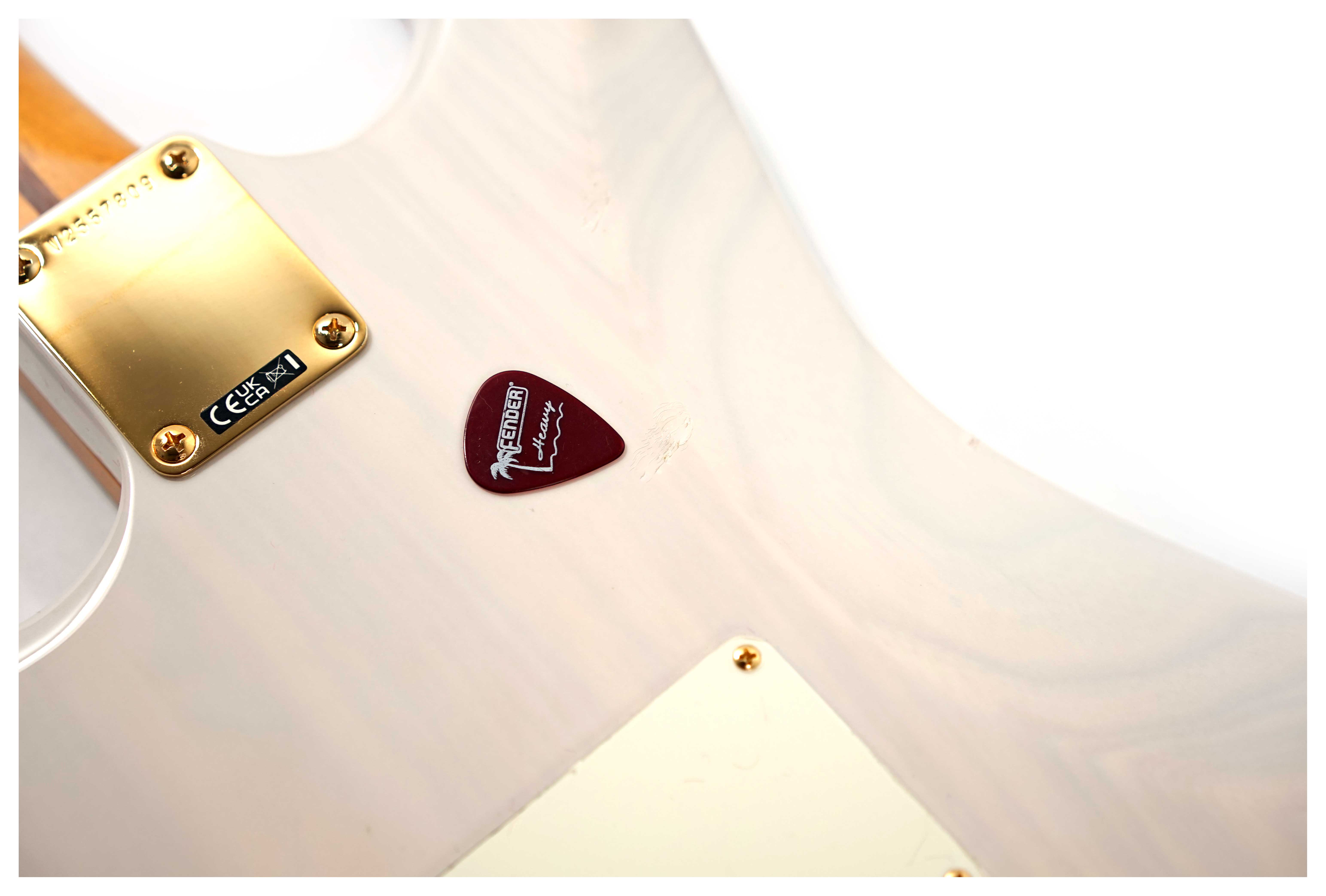 Fender Limited Edition American Vintage II 1957 Stratocaster Flame Maple Fingerboard White Blonde (Ex-Demo) #V2557809
