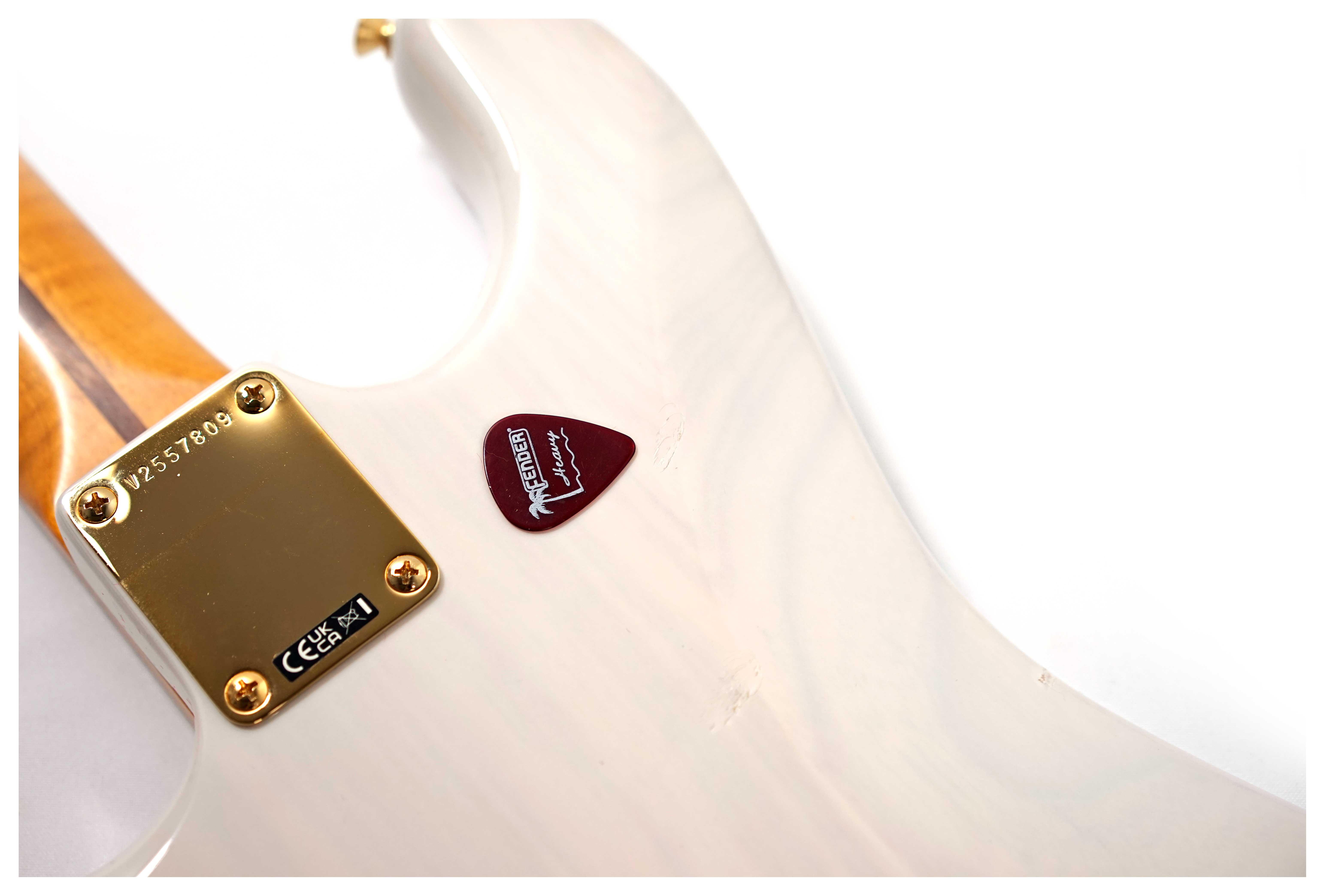 Fender Limited Edition American Vintage II 1957 Stratocaster Flame Maple Fingerboard White Blonde (Ex-Demo) #V2557809