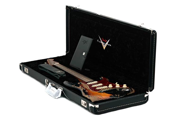 Fender Custom Shop 1960 Stratocaster Roasted Alder Super Heavy Relic Aged Black over 2-Color Sunburst #CZ580936 Fender Custom Shop 1960 Stratocaster Roasted Alder Super Heavy Relic Aged Black over 2-Color Sunburst #CZ580936