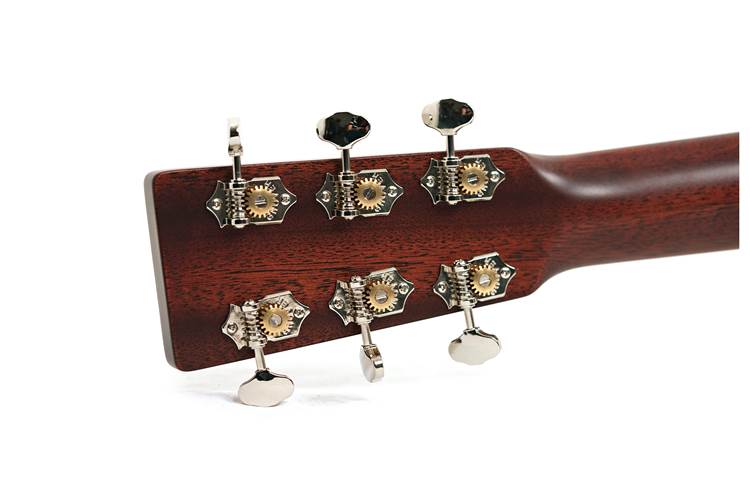 Martin Standard Series SC18E with Fishman Aura VT Martin Standard Series SC18E with Fishman Aura VT