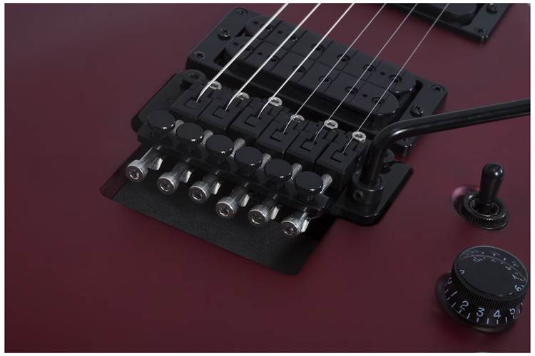 Schecter Special Edition Avenger FR-S Satin Candy Apple Red Schecter Special Edition Avenger FR-S Satin Candy Apple Red