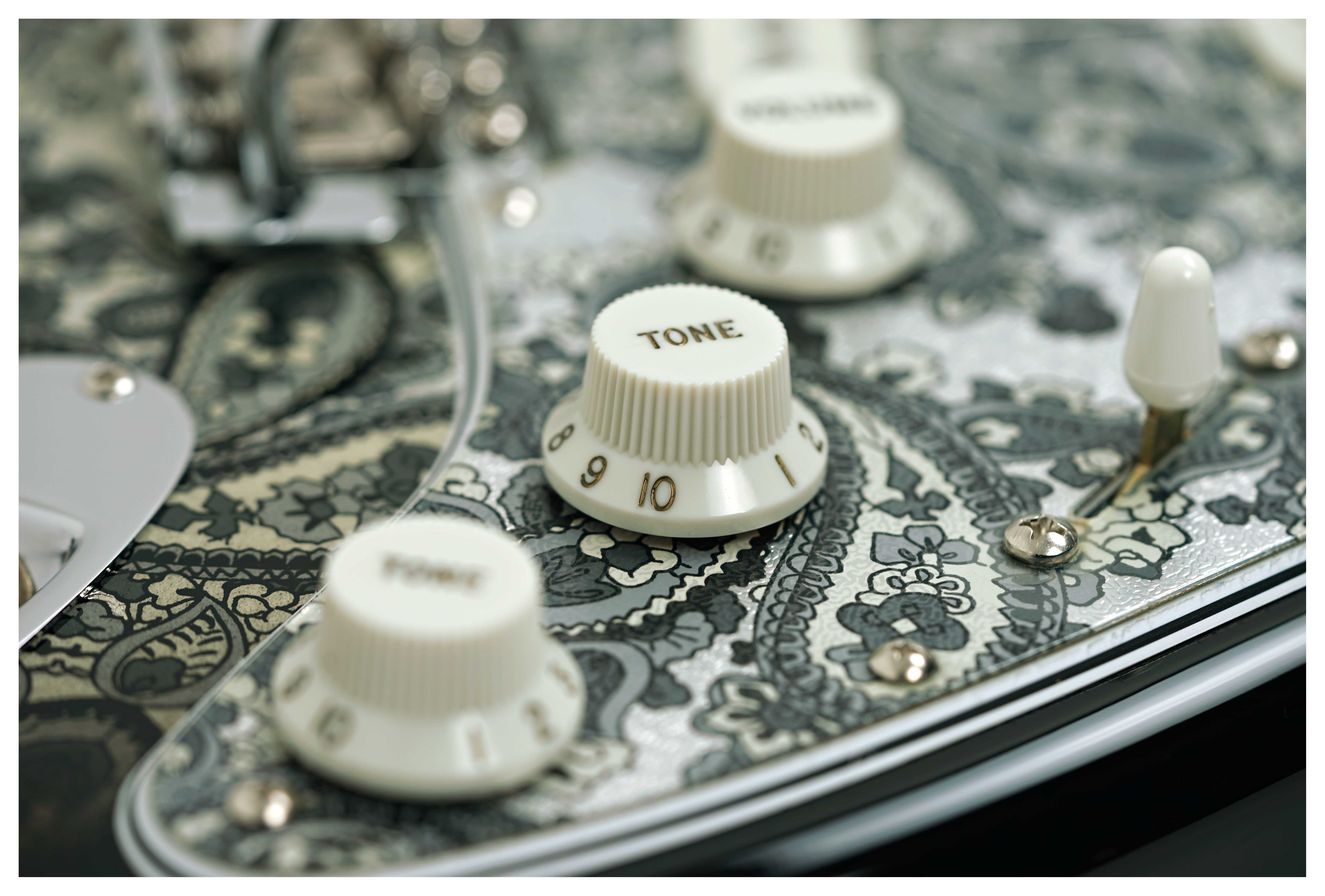 Fender Made in Japan Limited Stratocaster Black Paisley Maple Fingerboard