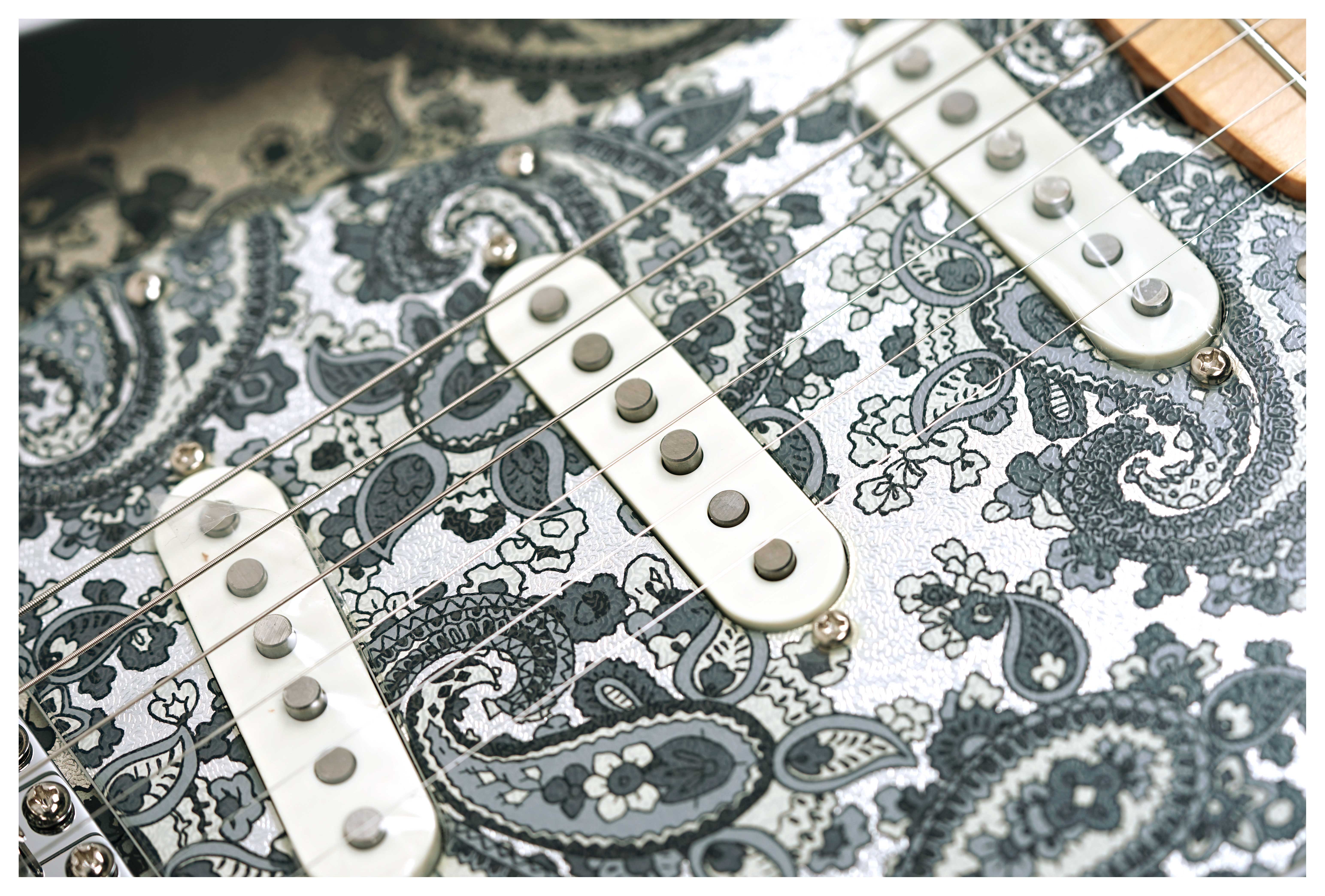 Fender Made in Japan Limited Stratocaster Black Paisley Maple Fingerboard