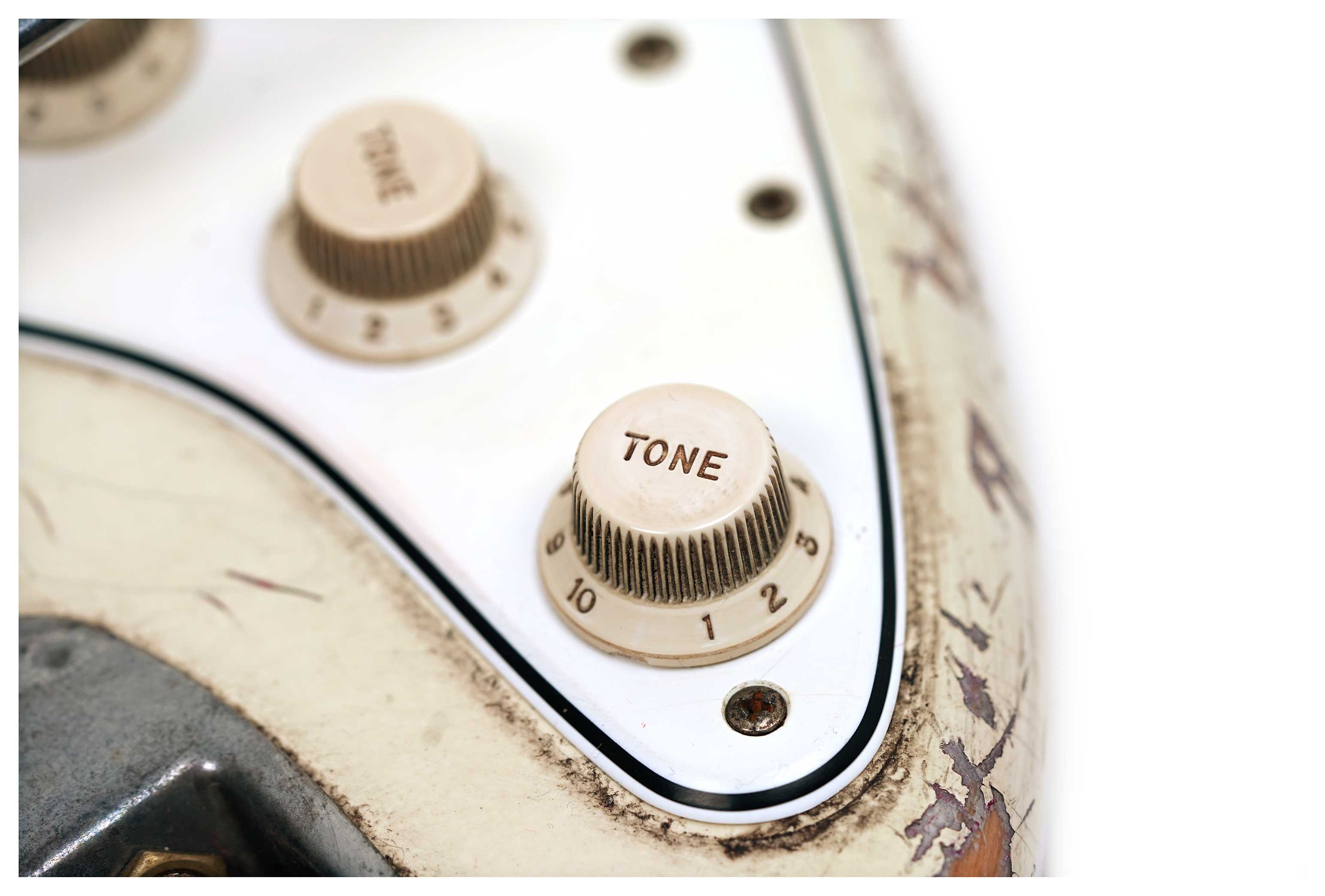 Fender Custom Shop 1969 Stratocaster Medium Heavy Relic Faded Olympic White Over Pink Paisley Masterbuilt by Austin MacNutt #R147594
