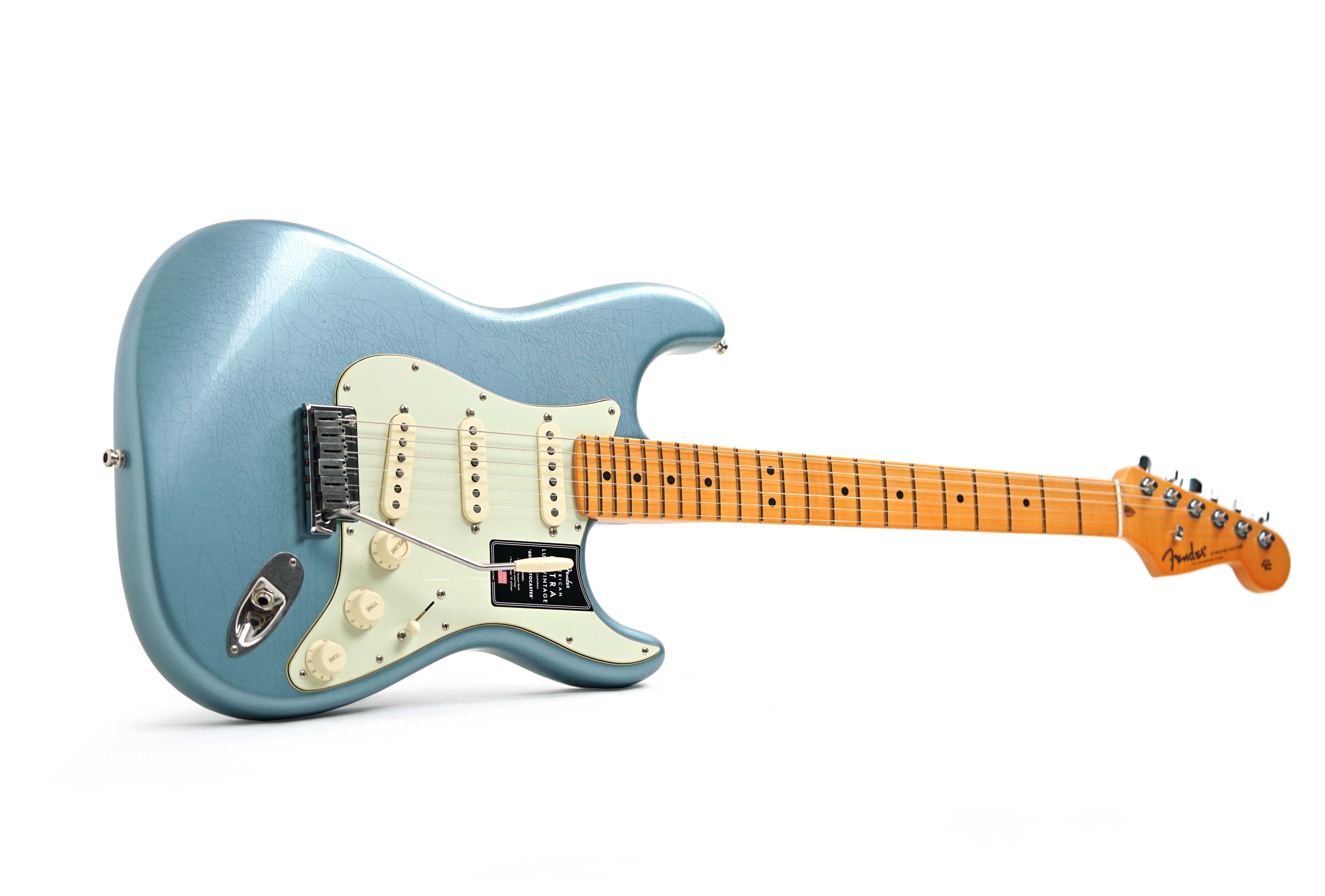 Fender American Ultra Luxe 60s Stratocaster Ice Blue Metallic Maple Fingerboard #US25000259