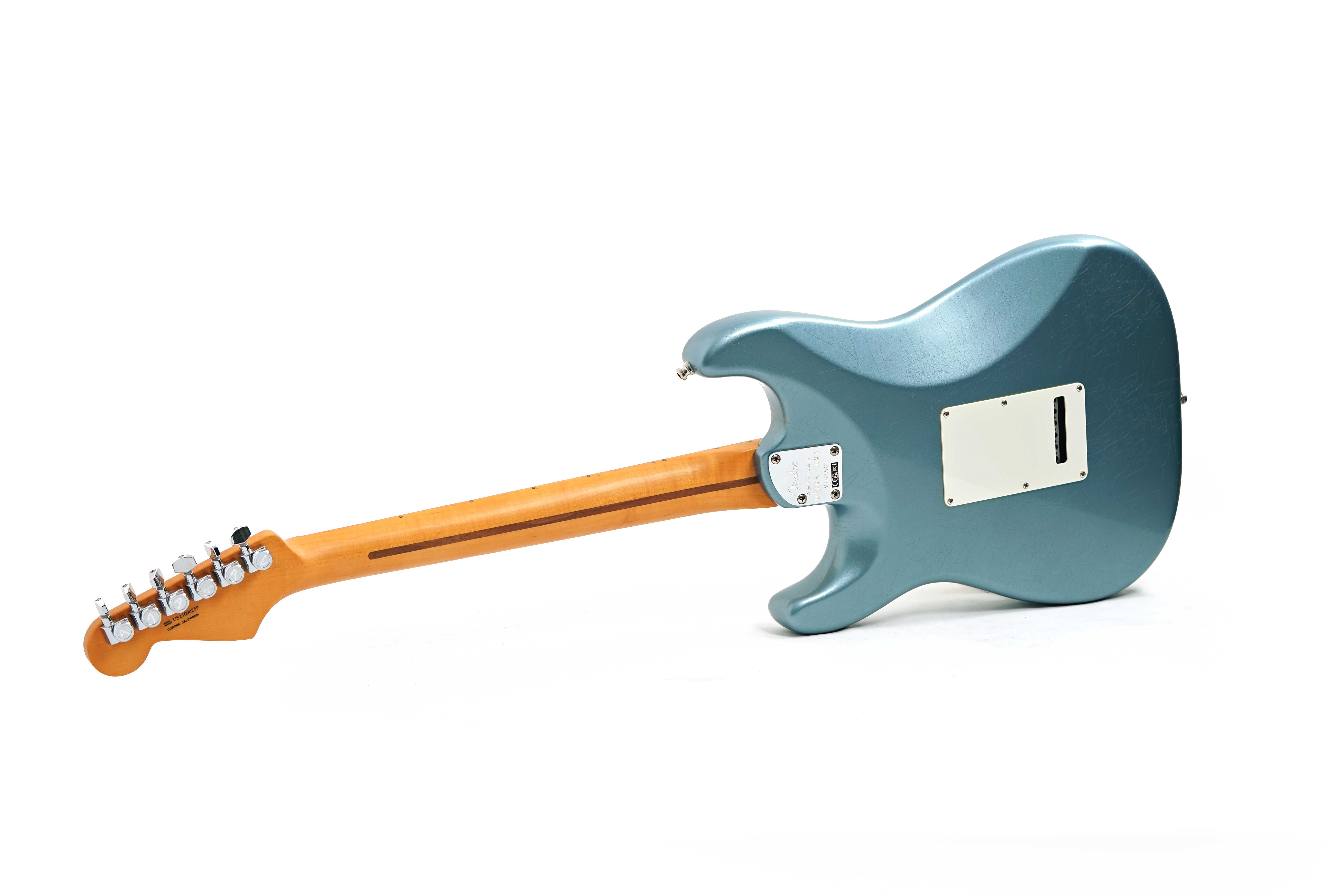 Fender American Ultra Luxe 60s Stratocaster Ice Blue Metallic Maple Fingerboard #US25000259