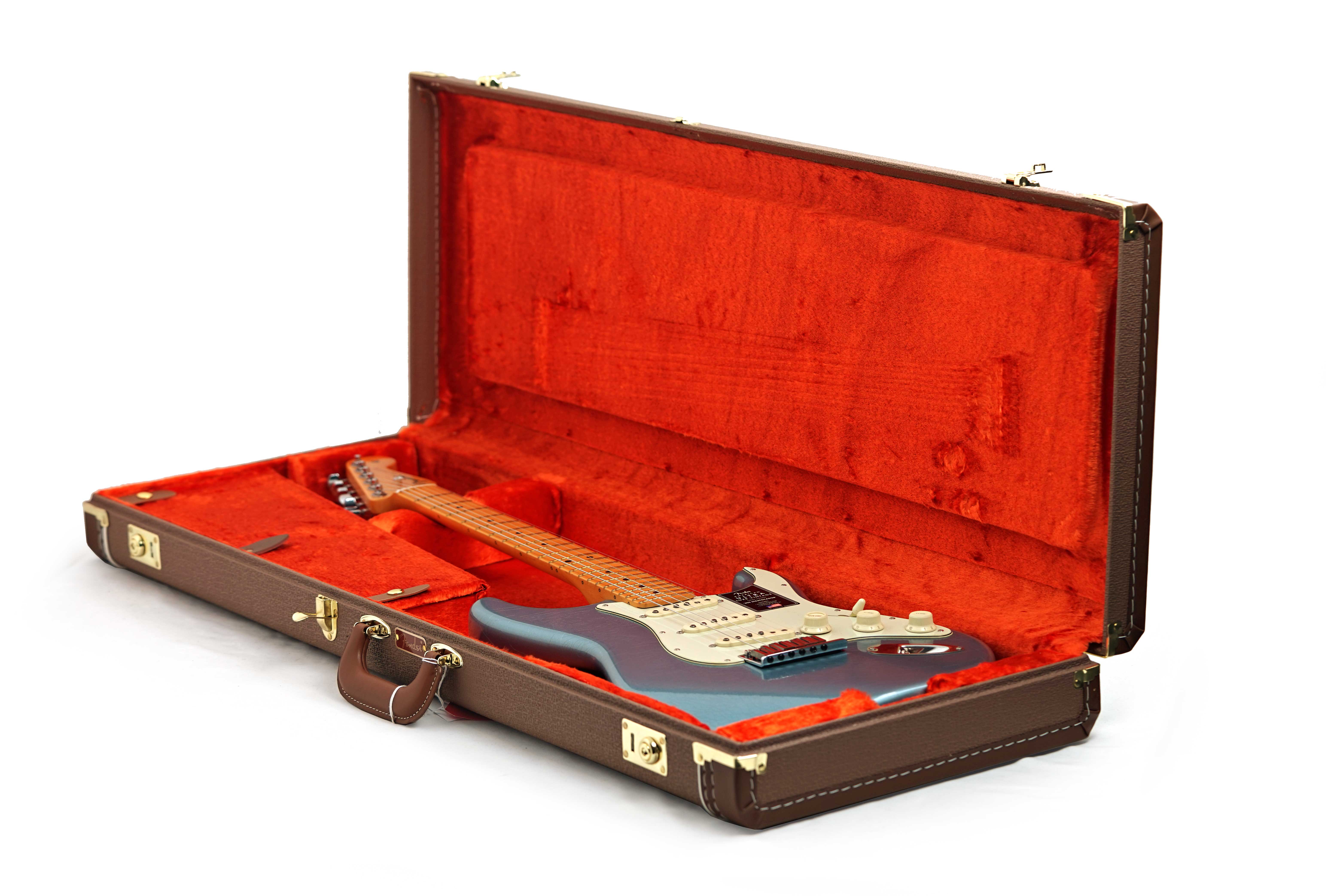 Fender American Ultra Luxe 60s Stratocaster Ice Blue Metallic Maple Fingerboard #US25000259