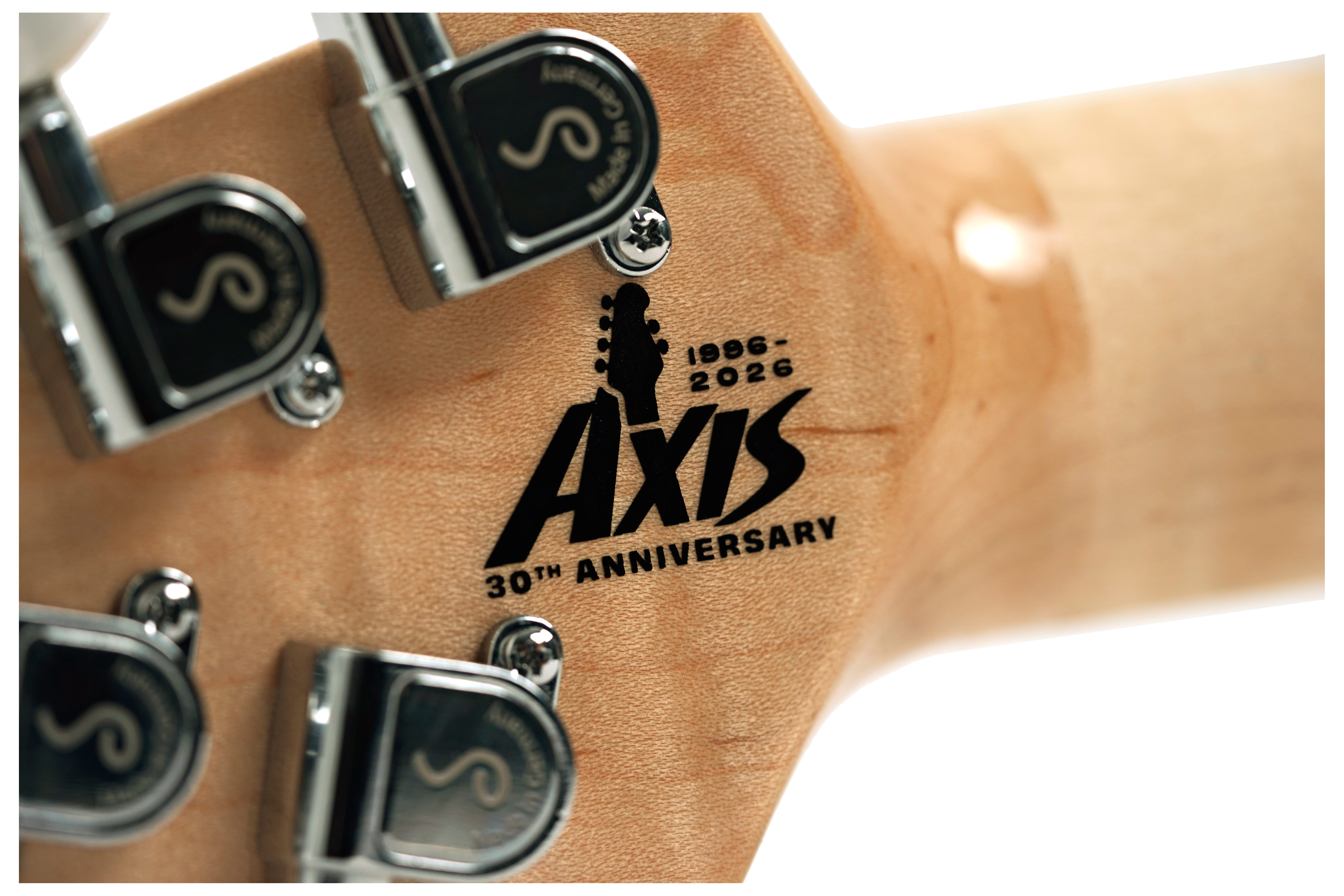 Music Man 30th Anniversary Axis Translucent Blue Quilt/Black Blue Sparkle Back #H10578