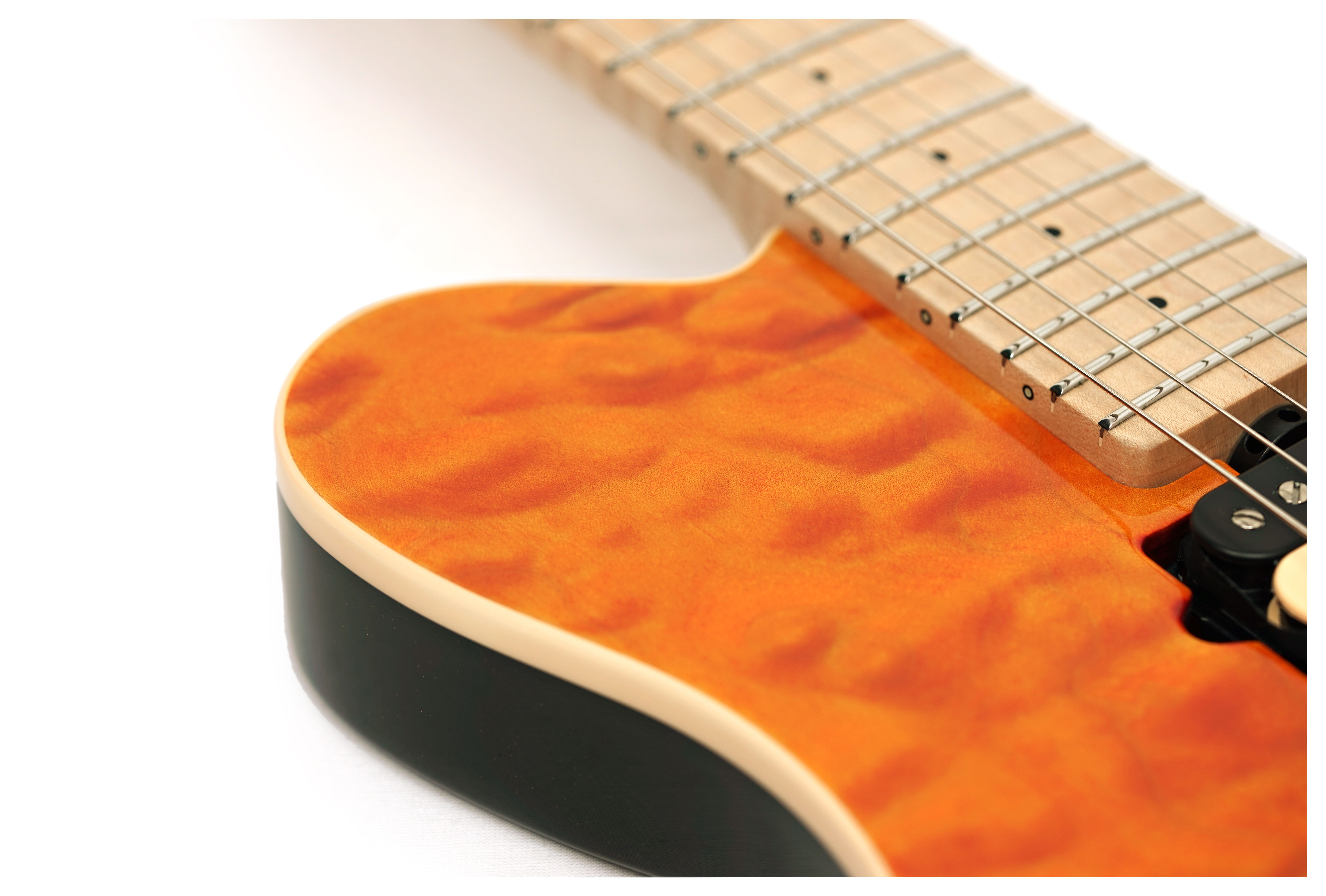 Music Man 30th Anniversary Axis Translucent Gold Quilt / Black Gold Sparkle Back #H10879