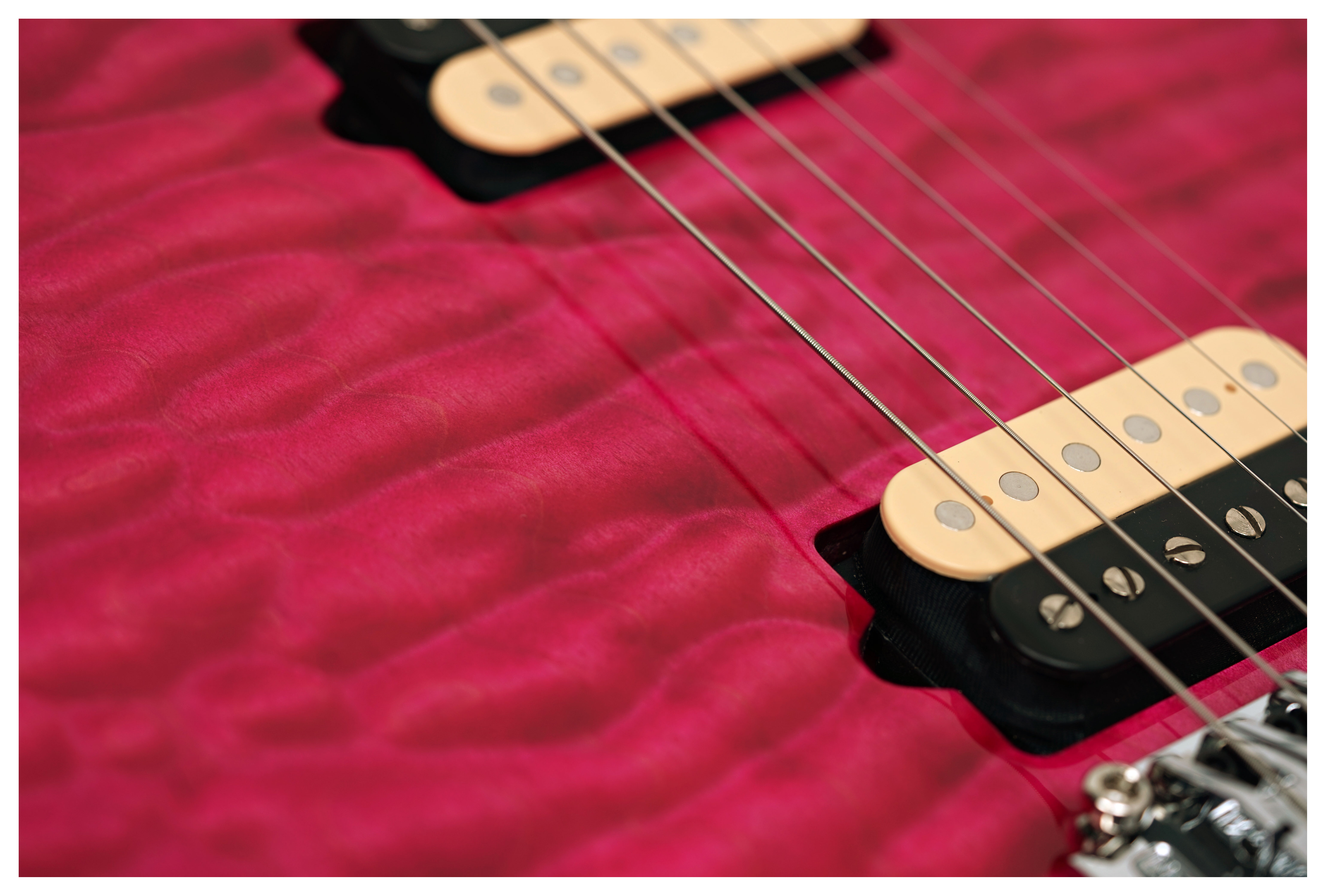 Music Man 30th Anniversary Axis Translucent Pink Quilt / Black Pink Sparkle Back #H09712