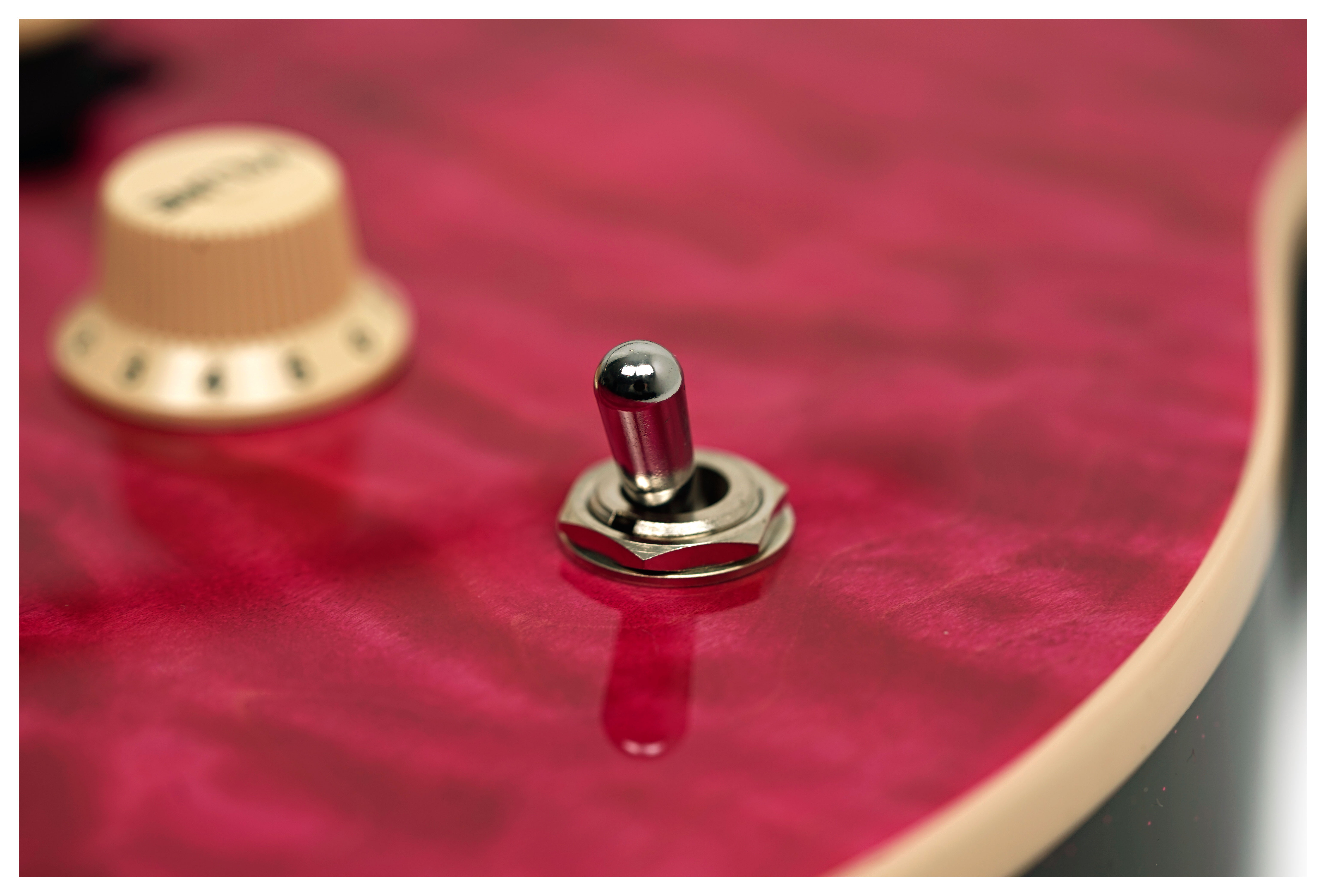 Music Man 30th Anniversary Axis Translucent Pink Quilt / Black Pink Sparkle Back #H09712