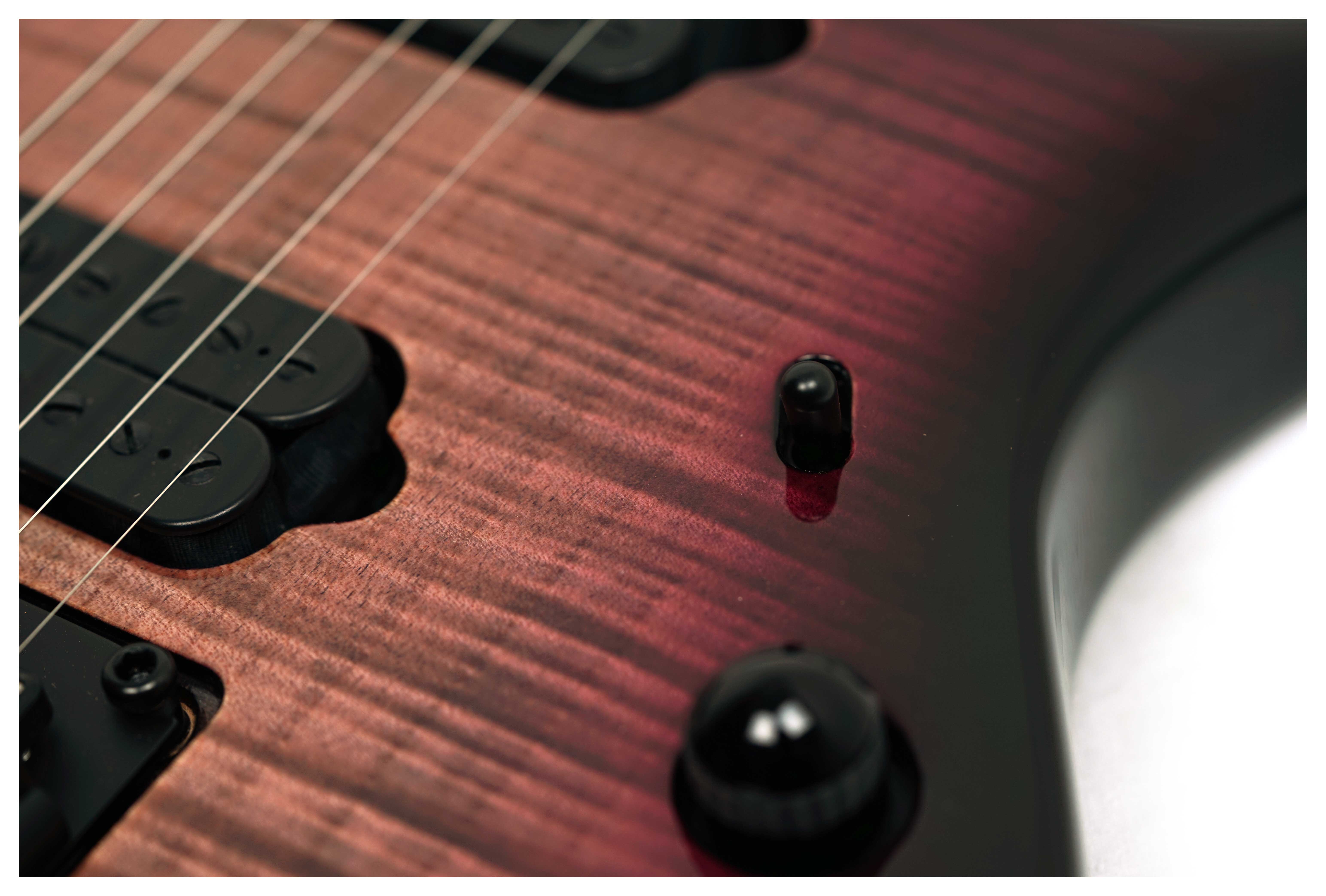 Music Man Majesty  Premium Select 6 Strawberry Moon #M021810