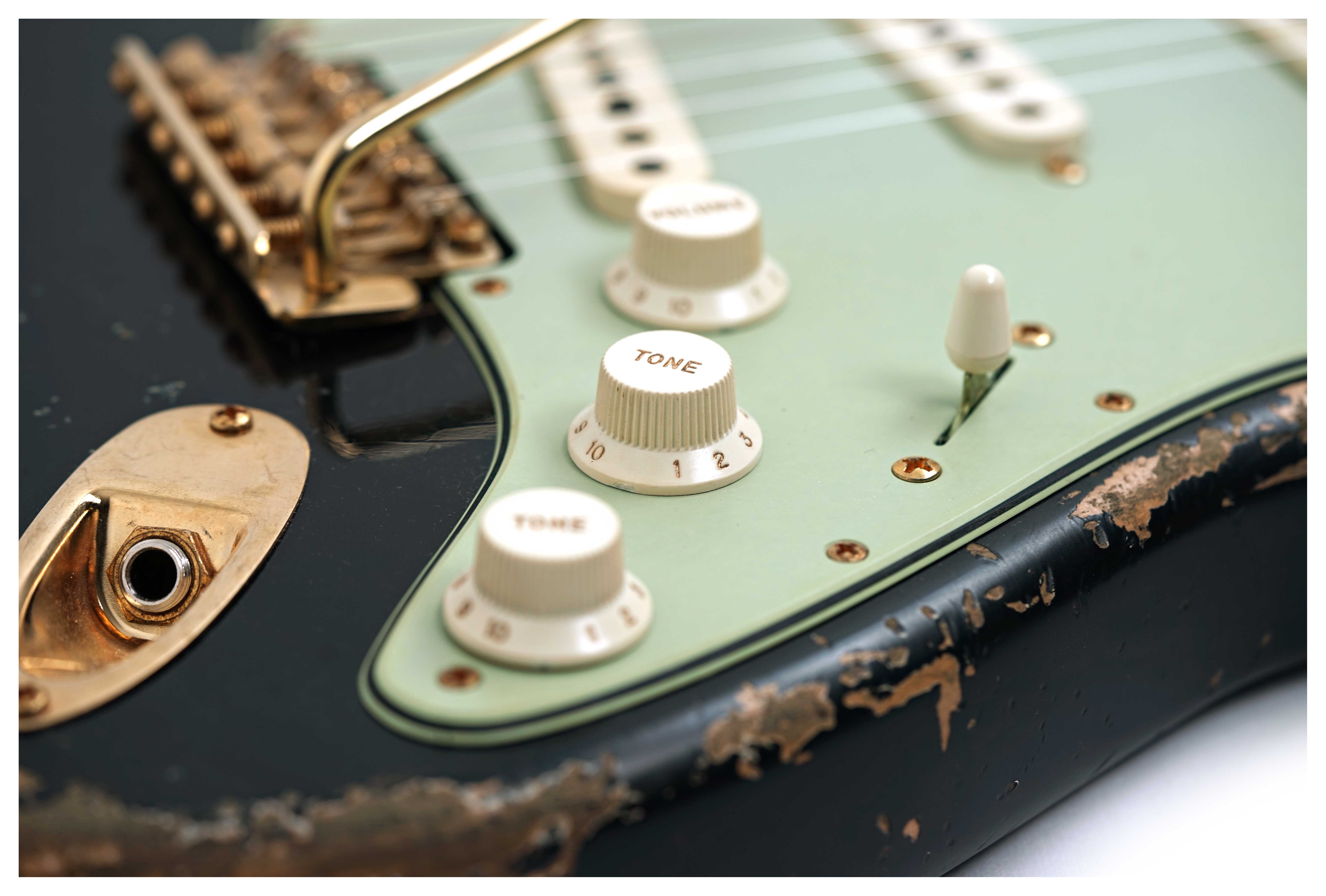Fender Custom Shop 1961 Stratocaster Heavy Relic Black Gold Hardware #R148660