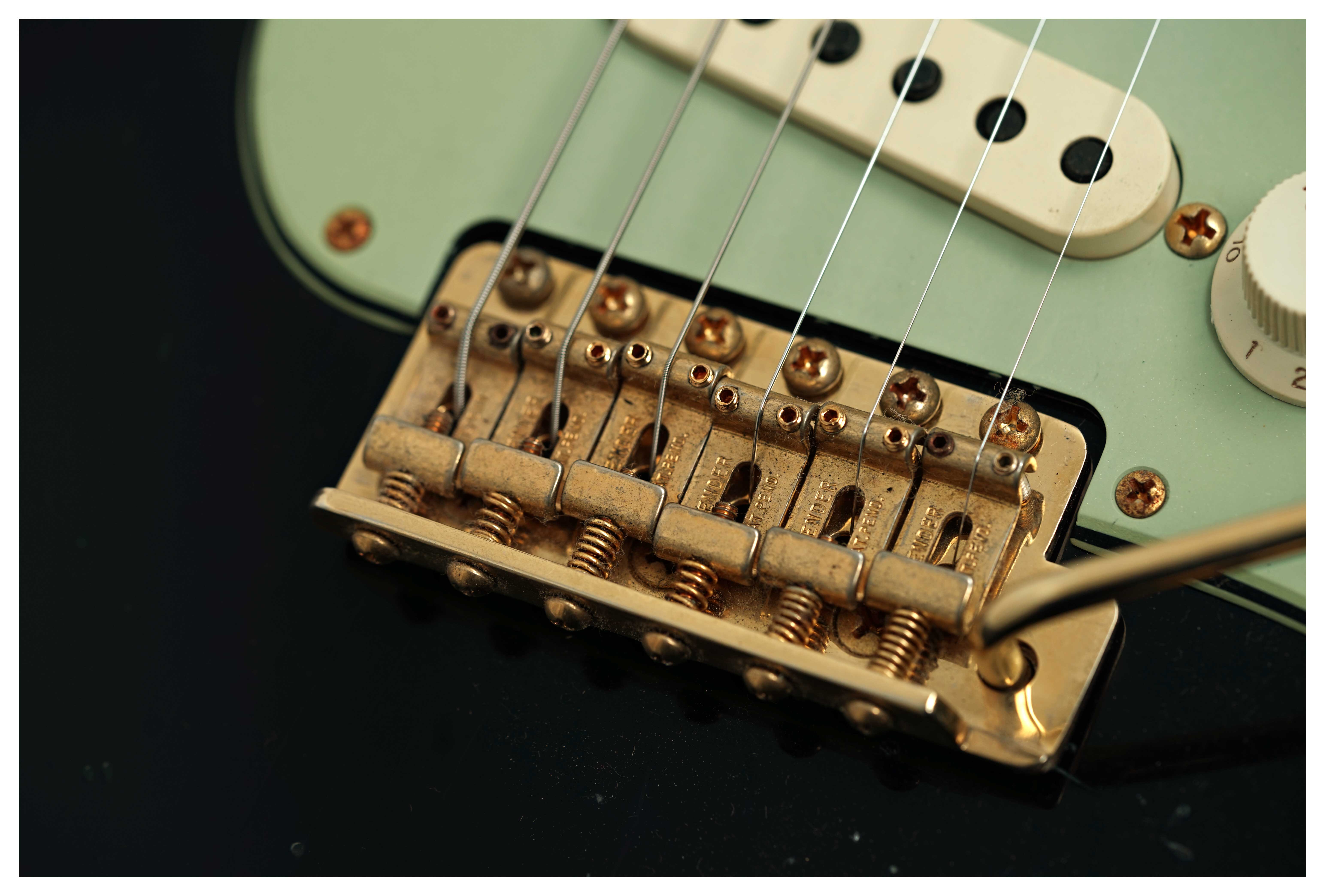 Fender Custom Shop 1961 Stratocaster Heavy Relic Black Gold Hardware #R148660