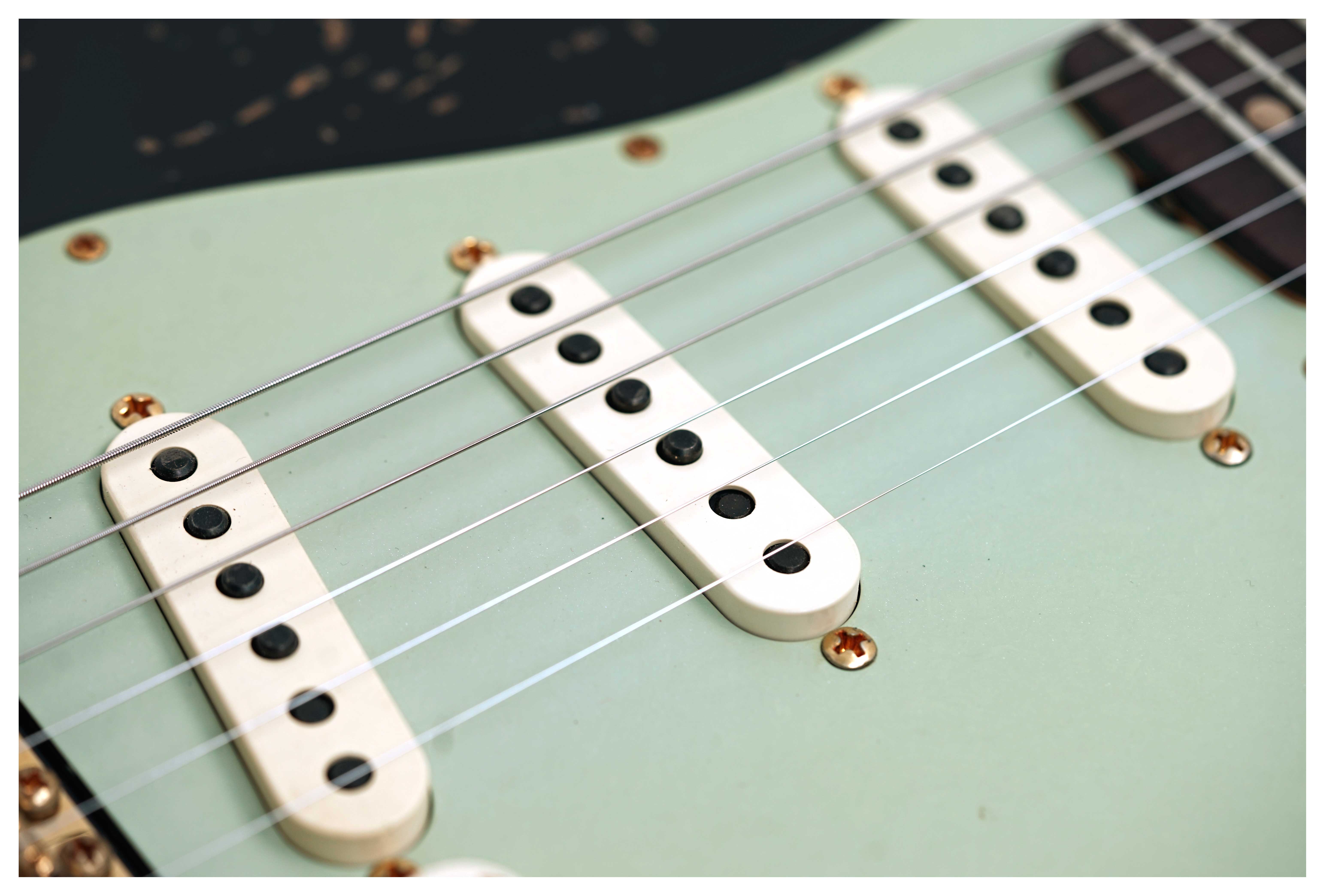 Fender Custom Shop 1961 Stratocaster Heavy Relic Black Gold Hardware #R148660