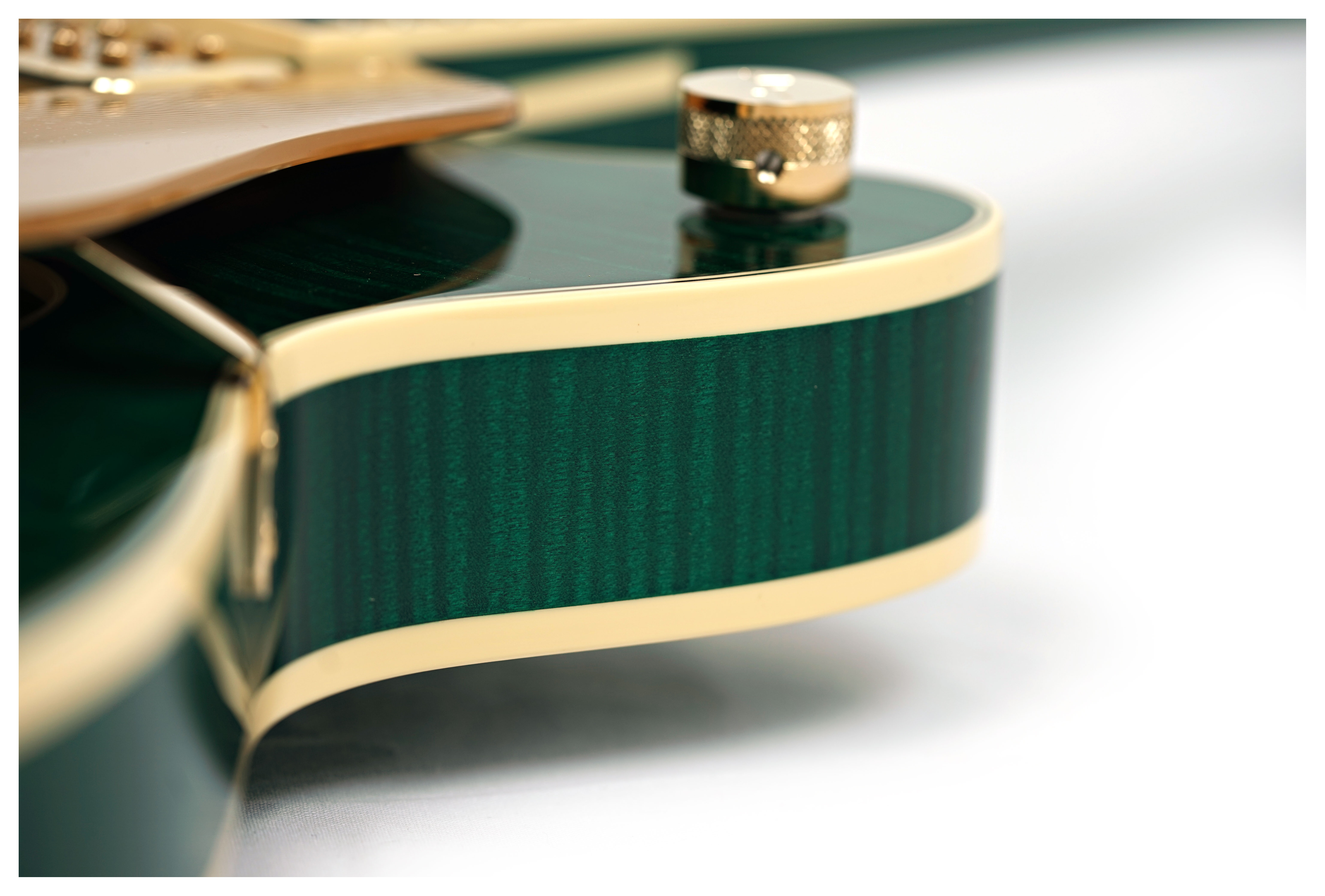 Gretsch Broadkaster Jr. LX Figured CB with String Thru Bigsby and Gold Hardware Ebony Fingerboard Tropic Aura #JT25103202