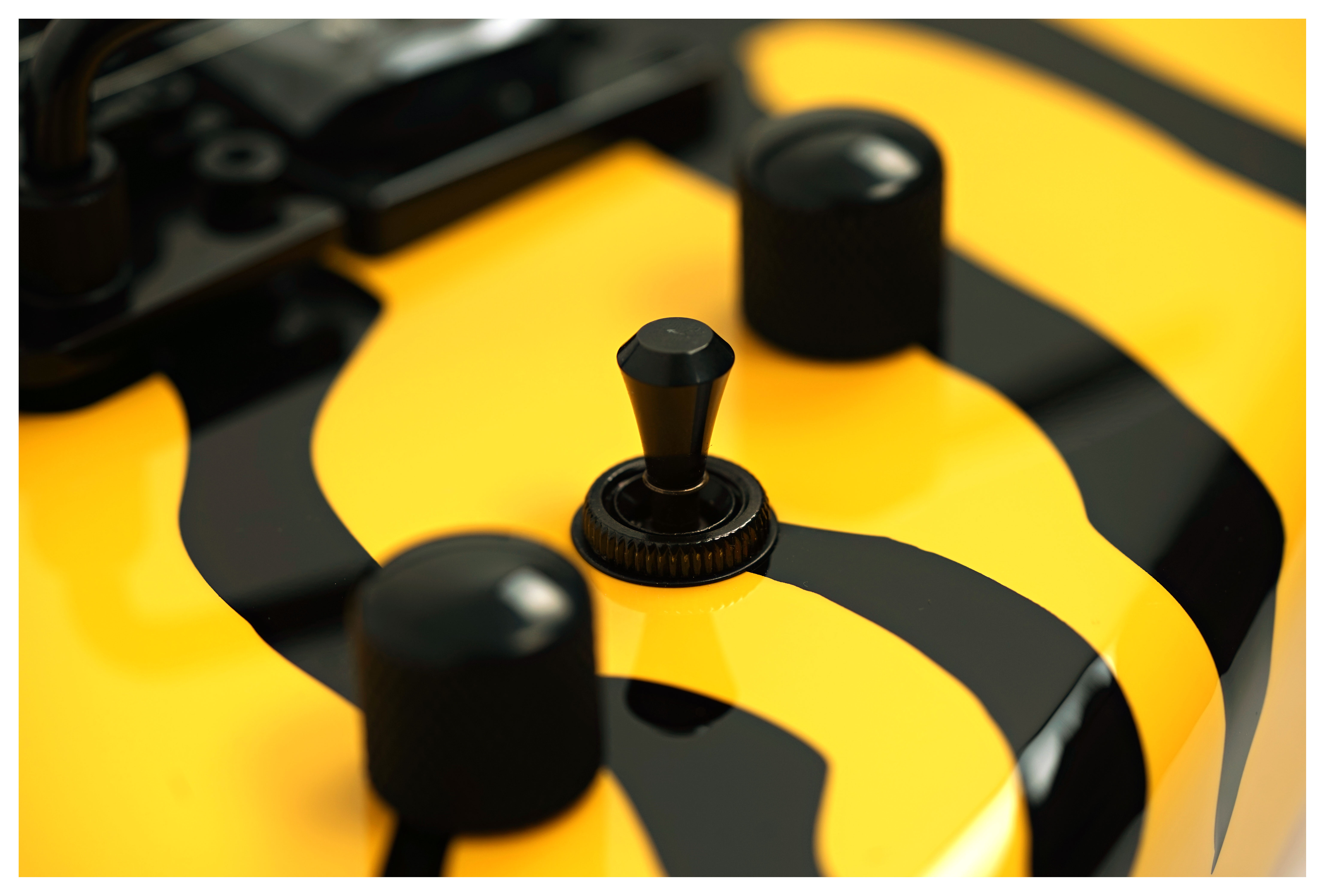 Jackson Pro Origins 1985 Limited Edition San Dimas SD1 HH FR Ebony Fingerboard Yellow Bengal