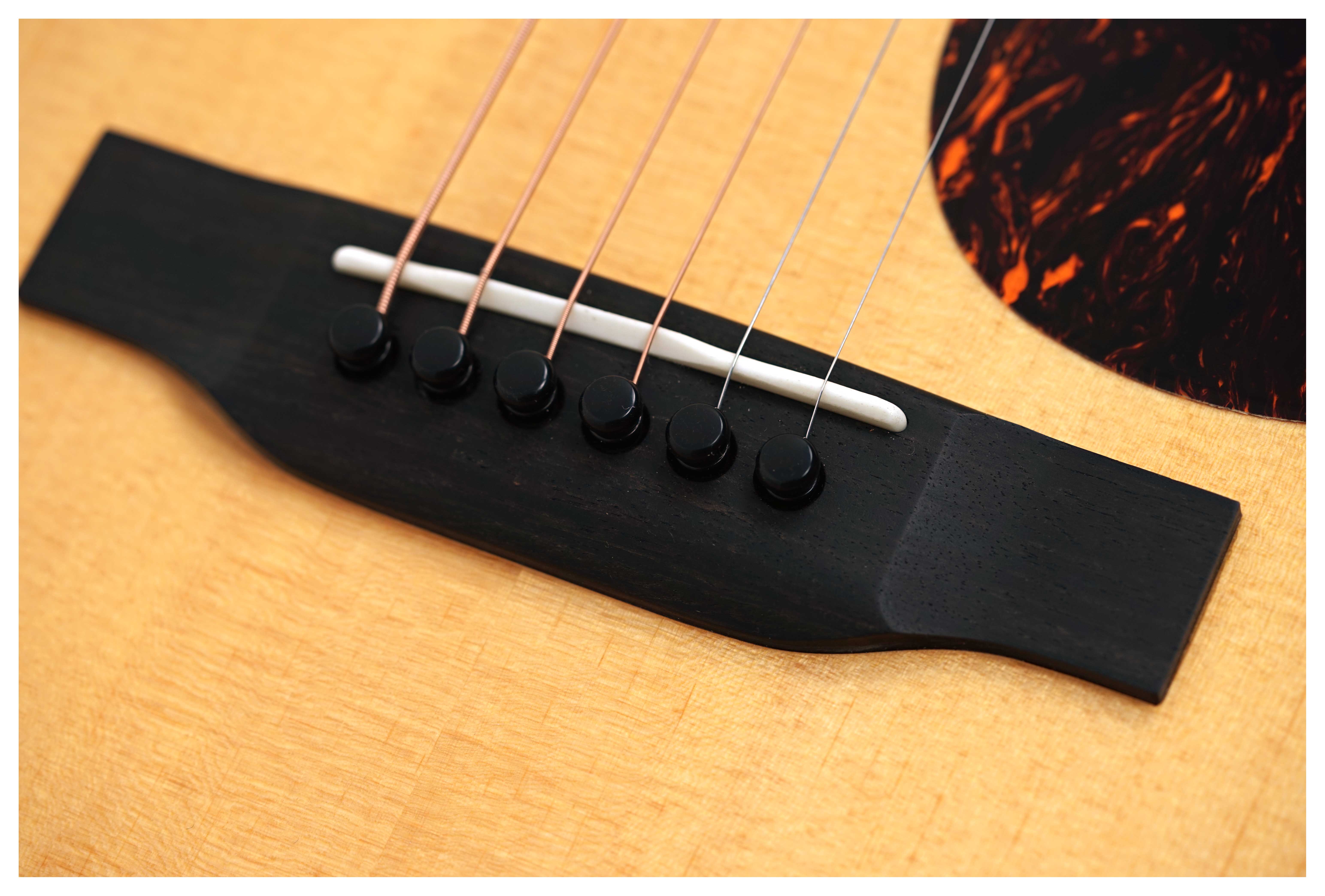 Martin Custom Shop 00 Spruce / Sinker Mahogany #M2774929