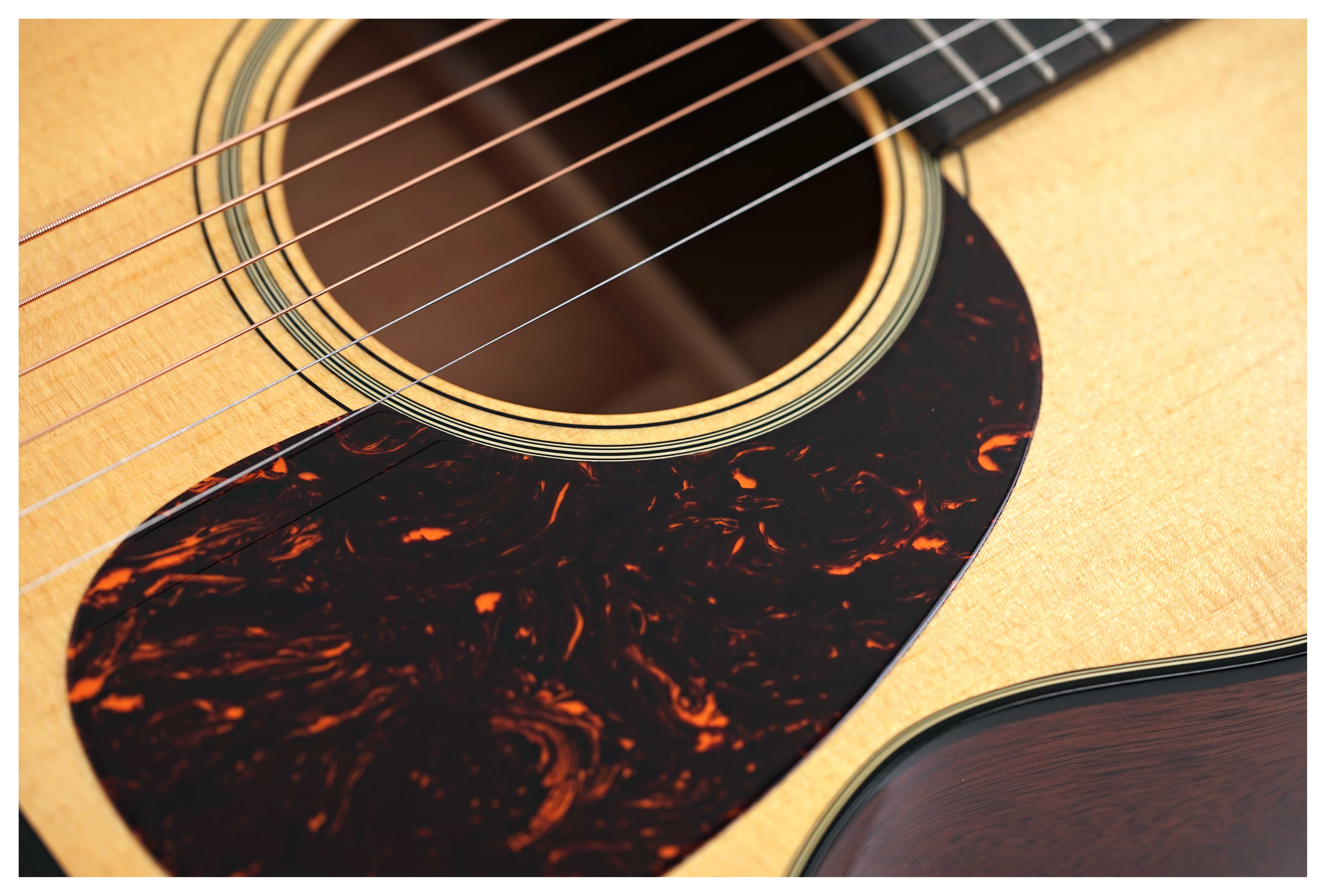 Martin Custom Shop 00 Spruce / Sinker Mahogany #M2774929