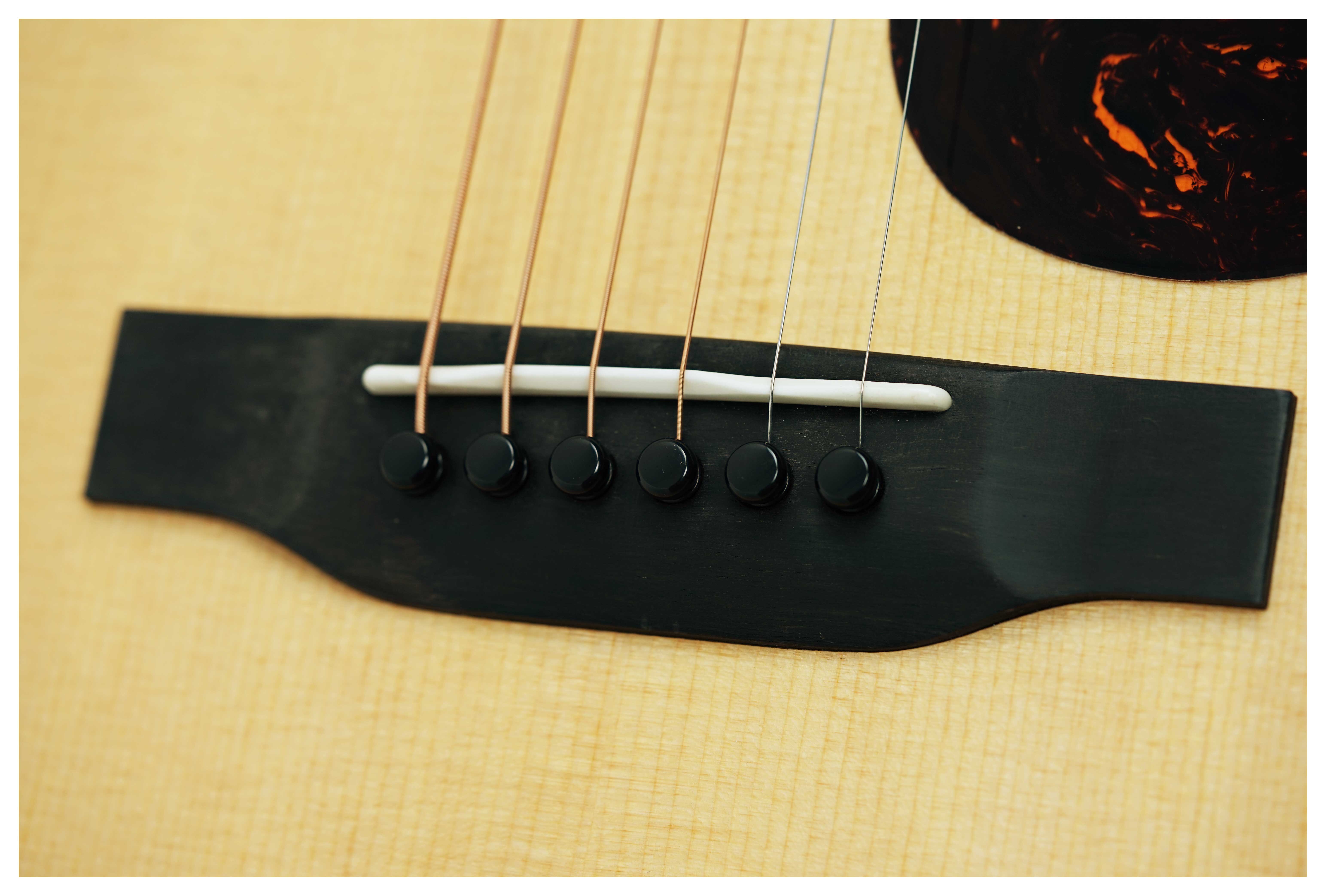 Martin Custom Shop 0-18 14 Fret Solid Headstock