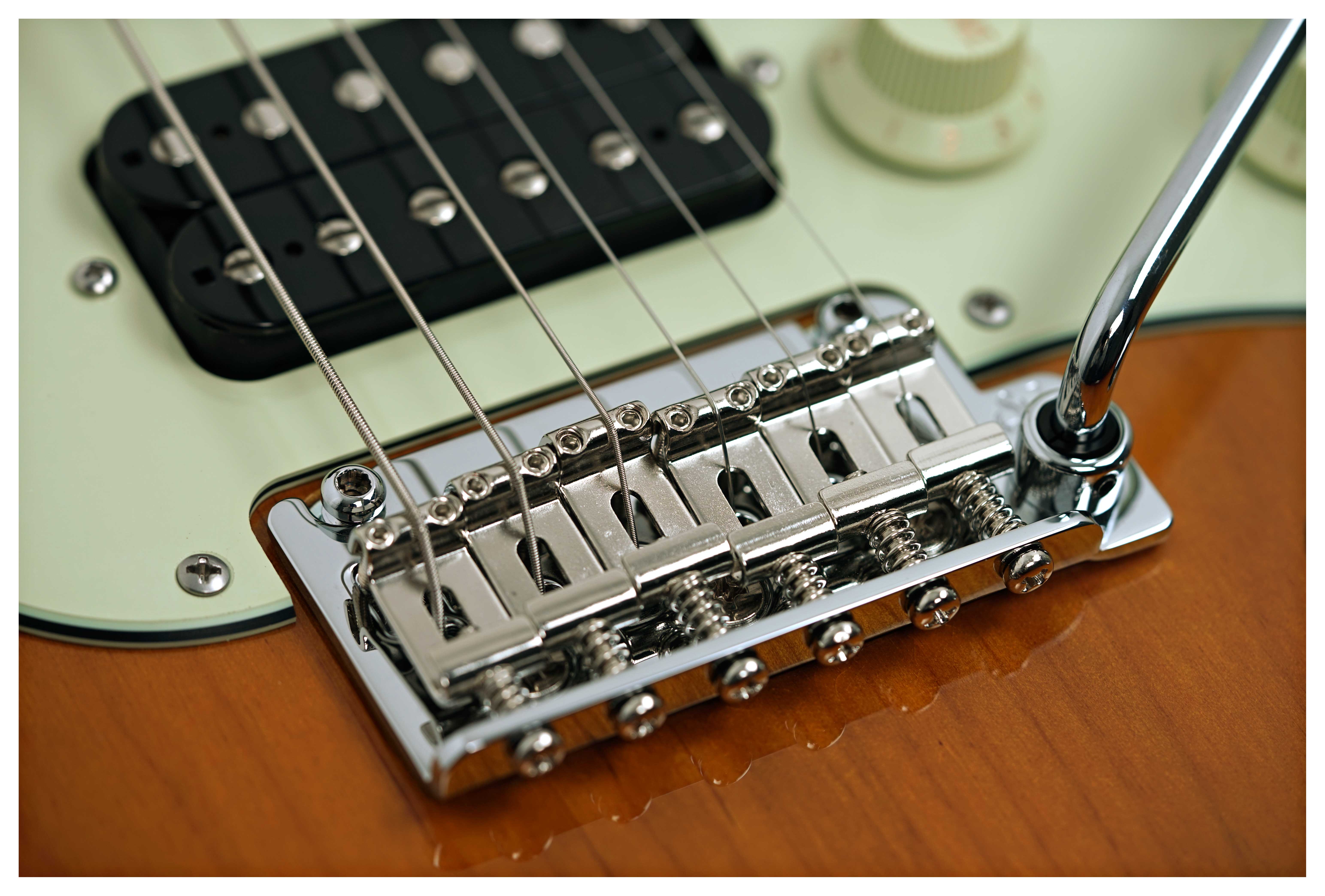 Suhr Custom Classic S Antique 3 Tone Burst #92038