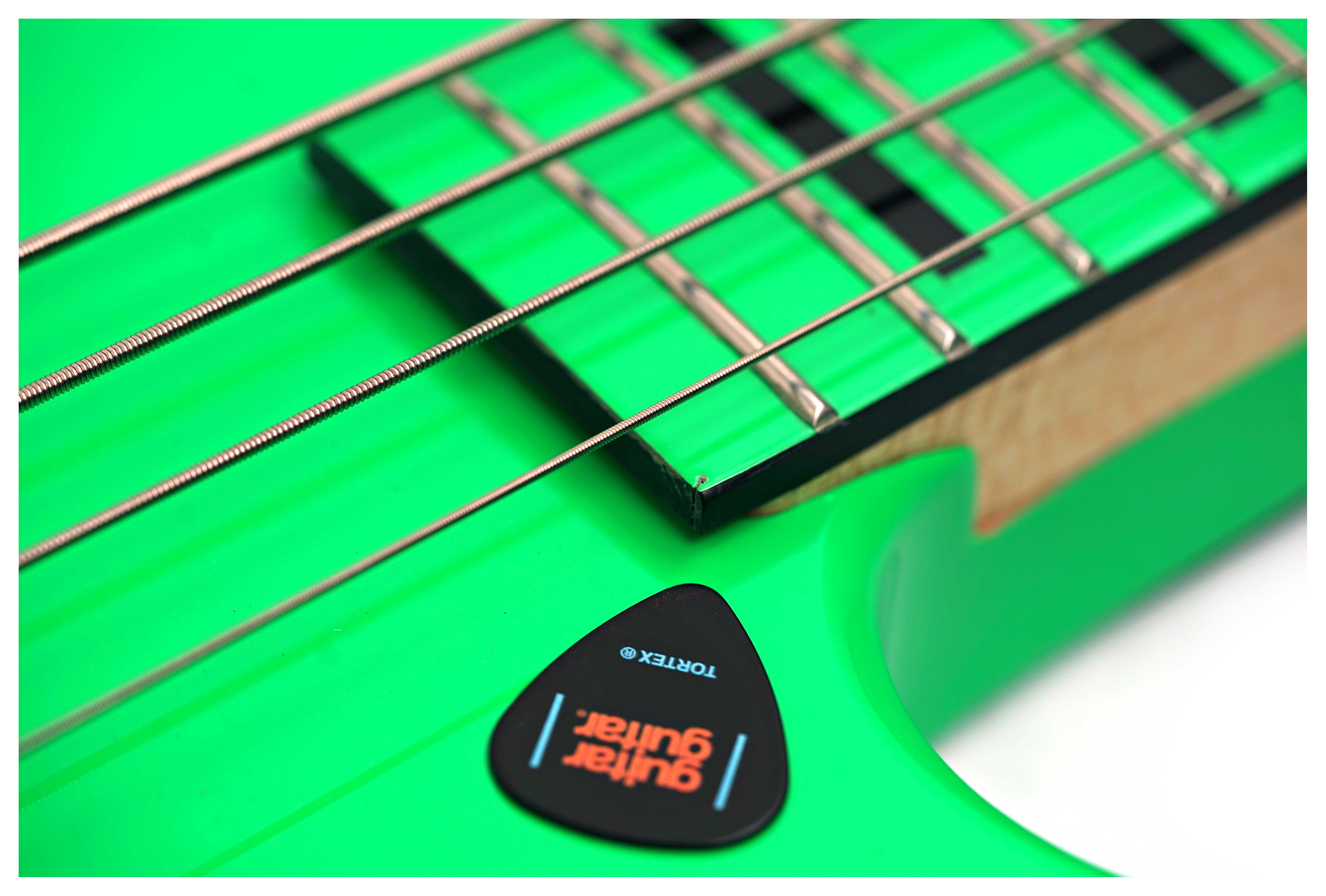 Dean Custom Zone Nuclear Green Bass (Ex-Demo) #Y22100322