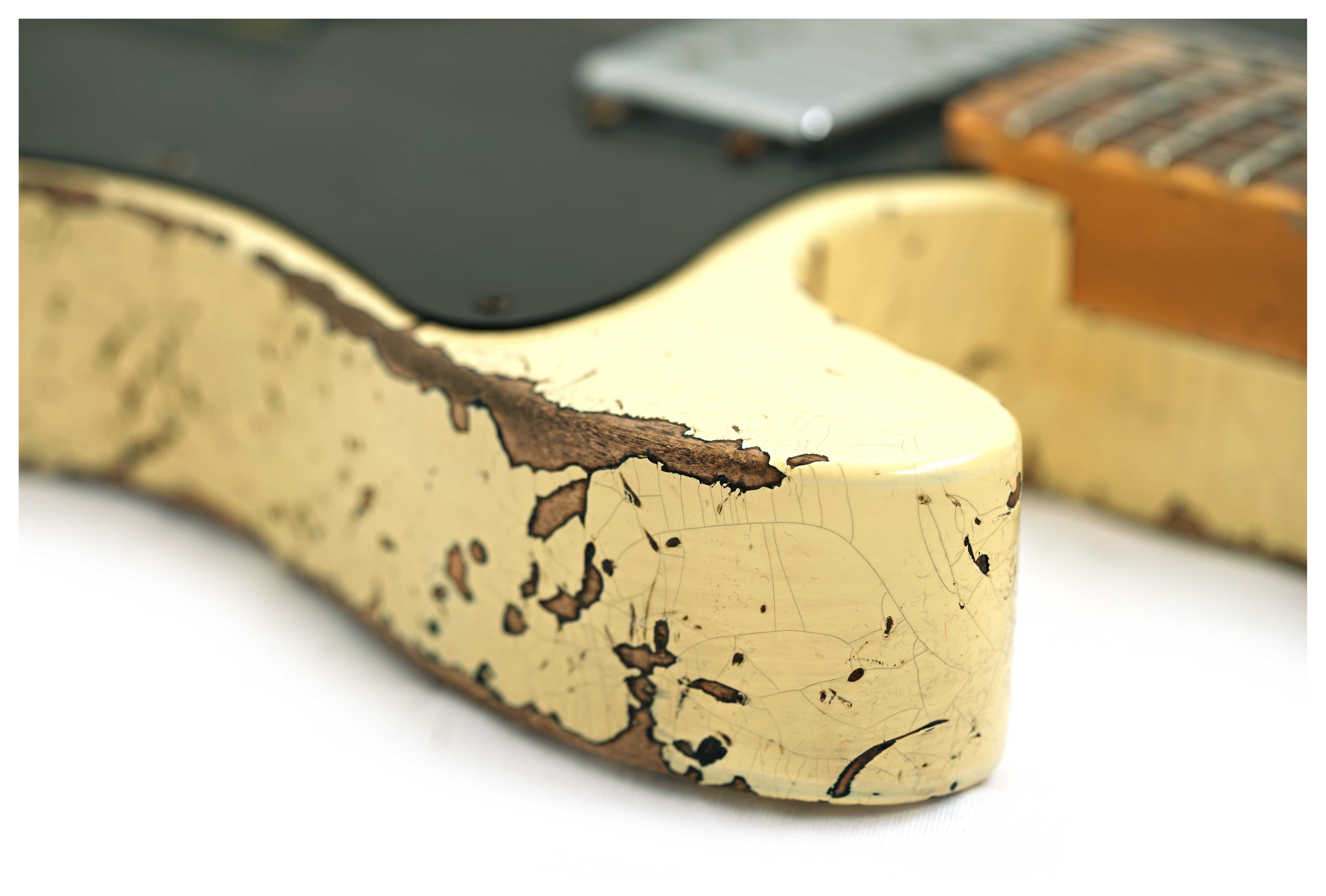 Fender Custom Shop Limited Edition Telecaster Custom Super Heavy Relic Aged Vintage White Over Black #R00421