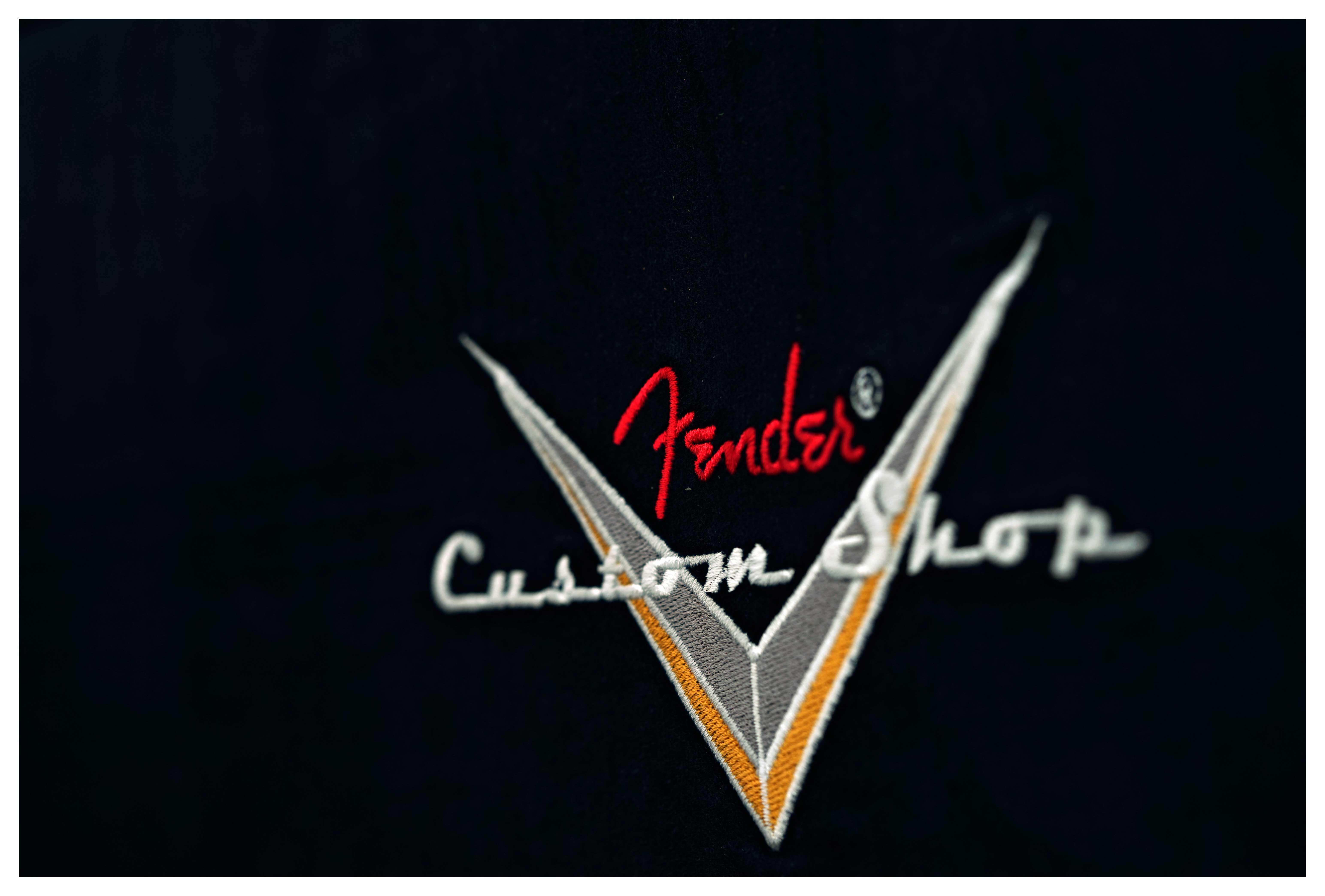 Fender Custom Shop Limited Edition Telecaster Custom Super Heavy Relic Aged Vintage White Over Black #R00421