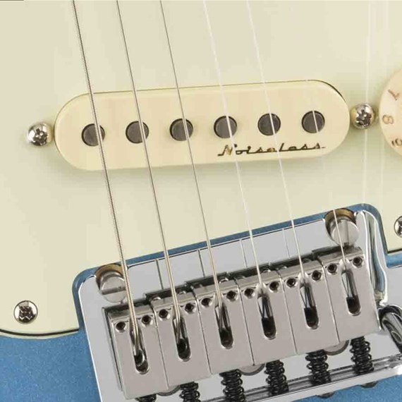 Fender Player Plus Noiseless Pickups