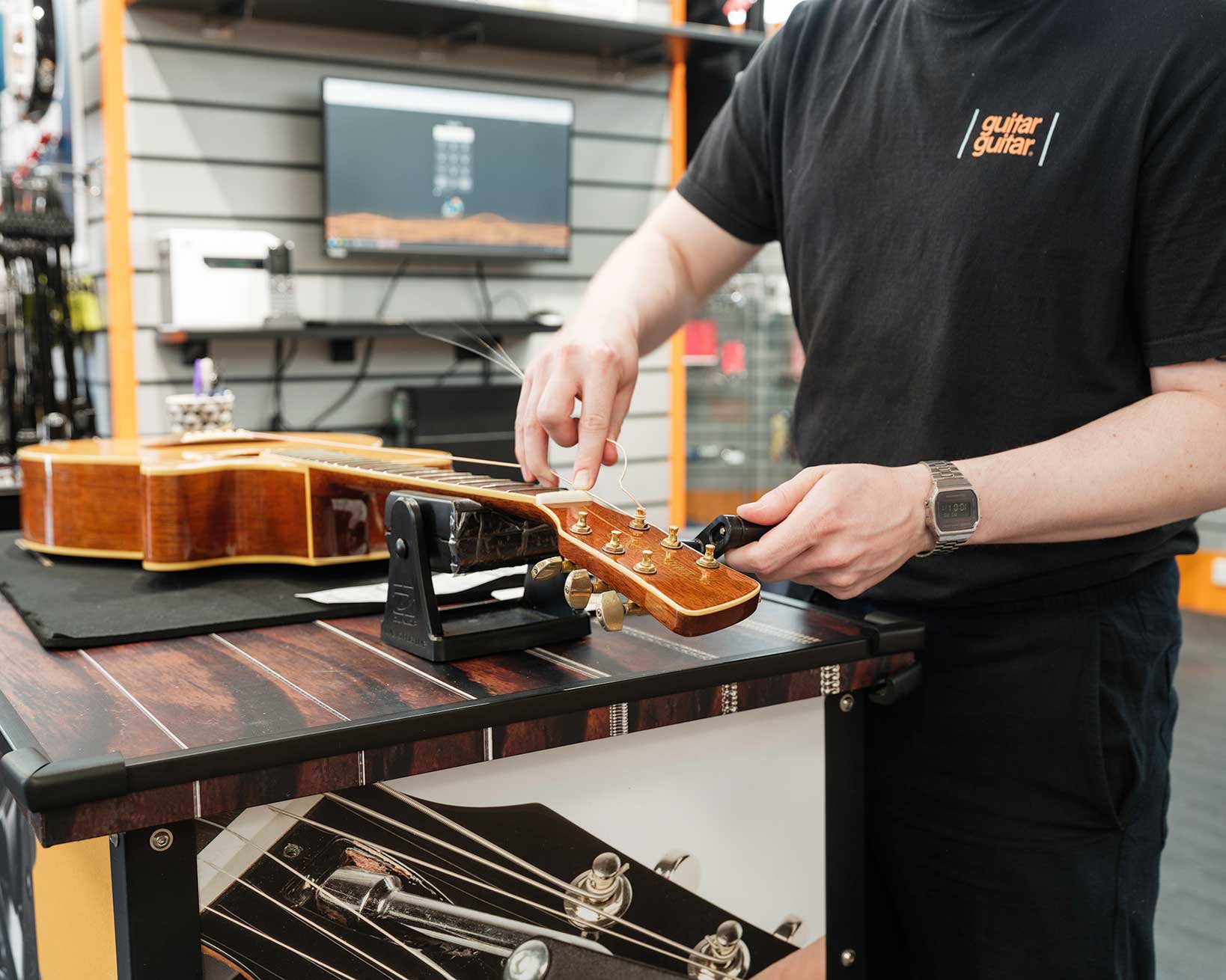 guitarguitar Edinburgh technician