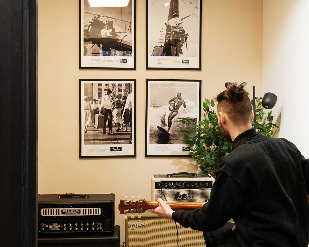 guitarguitar Glasgow soundbooth