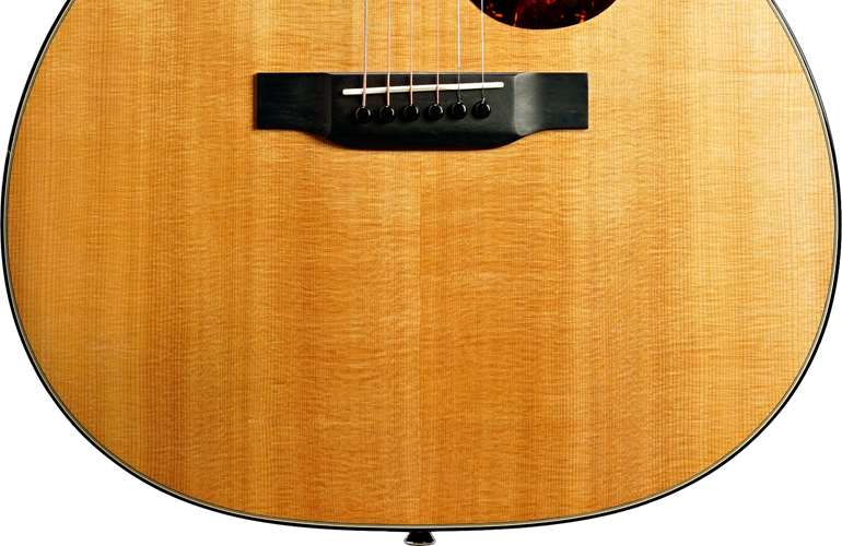 Martin OMC18E with VT Aura Pickup (Pre-Owned) Martin OMC18E with VT Aura Pickup (Pre-Owned)