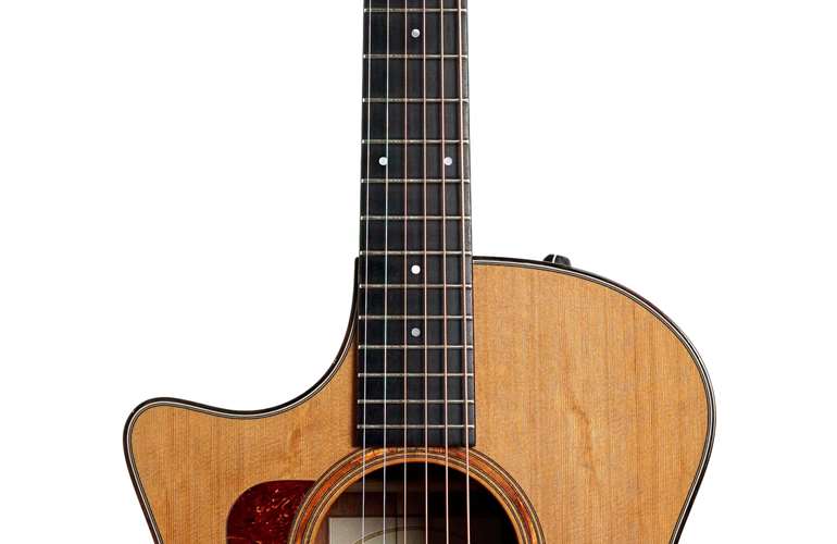 Taylor 2006 514ce Grand Auditorium Left Handed (Pre-Owned) Taylor 2006 514ce Grand Auditorium Left Handed (Pre-Owned)