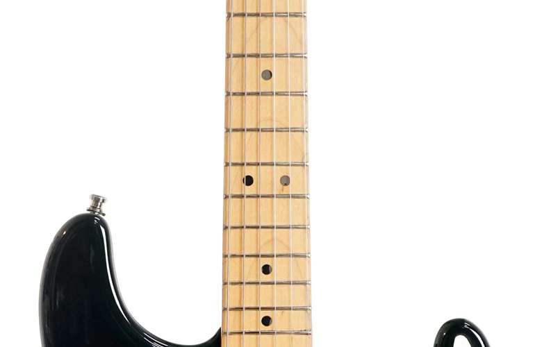Fender 1996 Eric Clapton Artist Stratocaster Black Maple Fingerboard (Pre-Owned) Fender 1996 Eric Clapton Artist Stratocaster Black Maple Fingerboard (Pre-Owned)