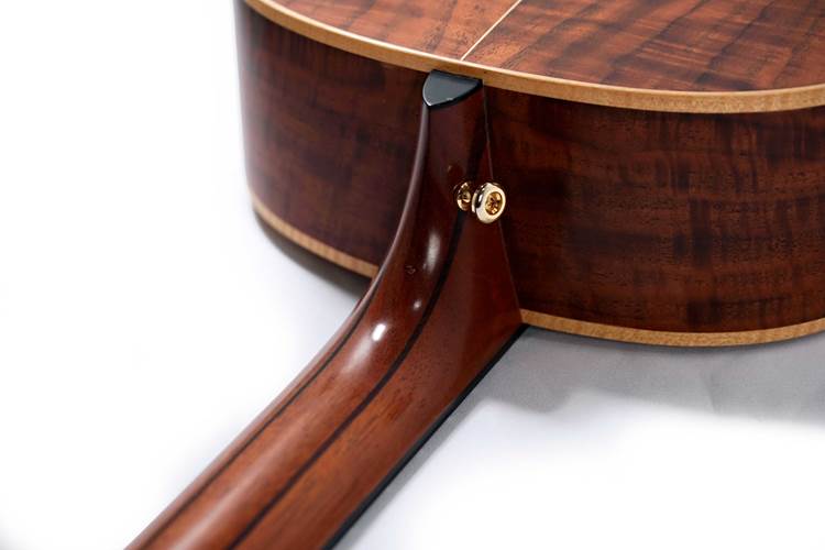 Lowden F-35 Walnut Cedar (Pre-Owned) Lowden F-35 Walnut Cedar (Pre-Owned)