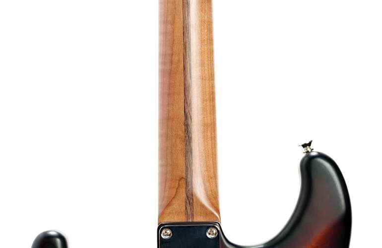 LSL Instruments Saticoy One B Satin Sunburst Maple Fingerboard (Pre-Owned) LSL Instruments Saticoy One B Satin Sunburst Maple Fingerboard (Pre-Owned)
