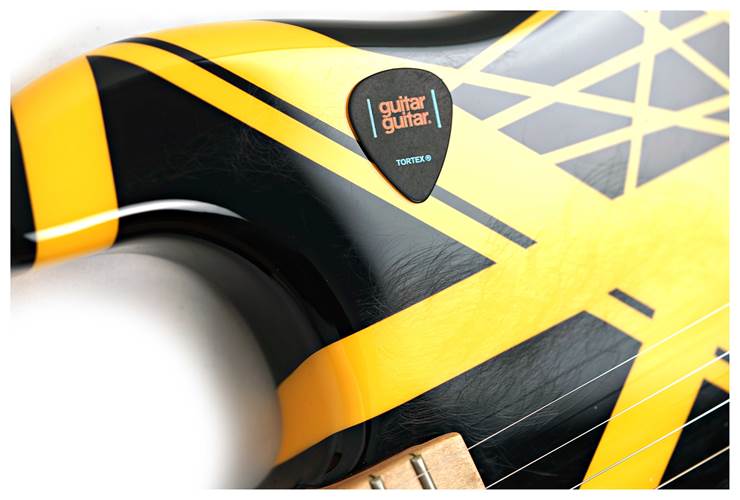 EVH 2021 Striped Series Black with Yellow Stripes (Pre-Owned) EVH 2021 Striped Series Black with Yellow Stripes (Pre-Owned)