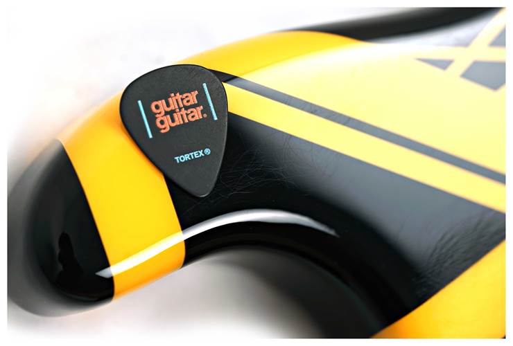 EVH 2021 Striped Series Black with Yellow Stripes (Pre-Owned) EVH 2021 Striped Series Black with Yellow Stripes (Pre-Owned)